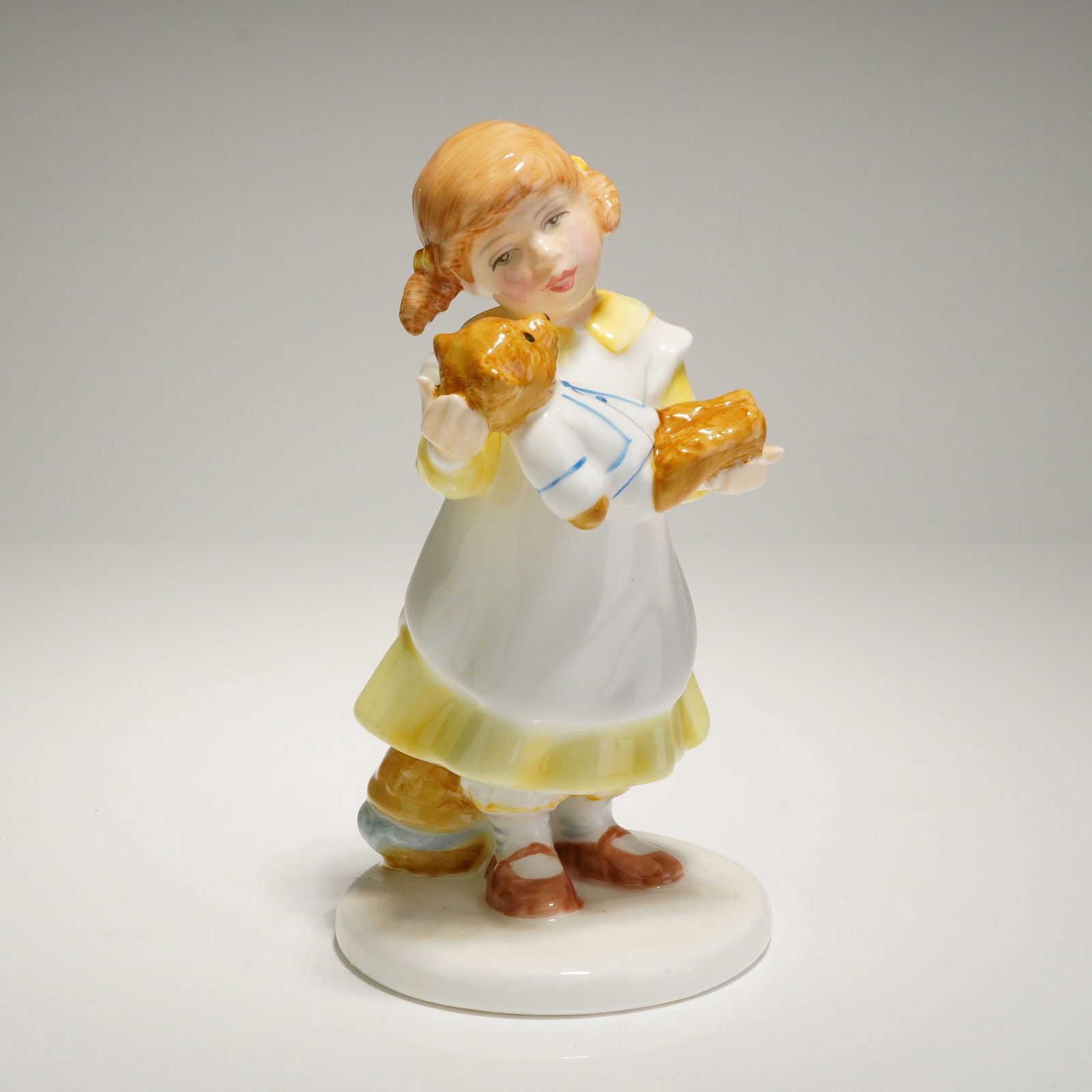 Royal Doulton Figurine What's the Matter HN3684 (1 of 4)
