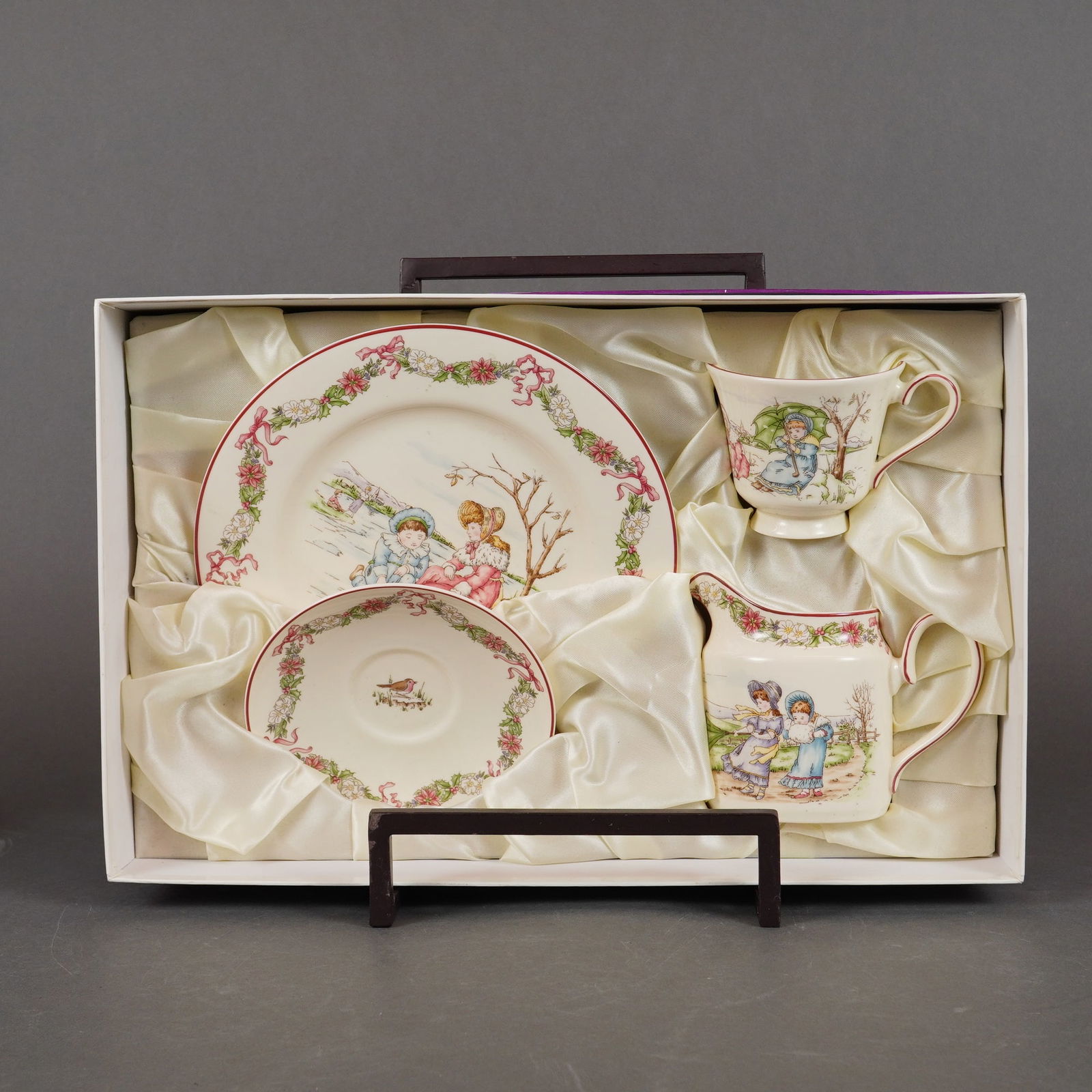 Royal Doulton Archives Pastime Winter Series Ware Pieces: A collection of four Royal Doulton Limited Edition Porcelain Pastime Winter Series Ware items, issued in 2001 as part of the Archives Series Ware to commemorate the 100th anniversary of the original P