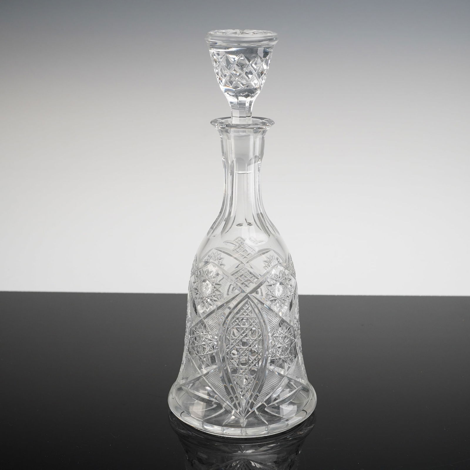 Brilliant Cut Crystal Decanter and Stopper, Diamond and Star Cut (1 of 4)