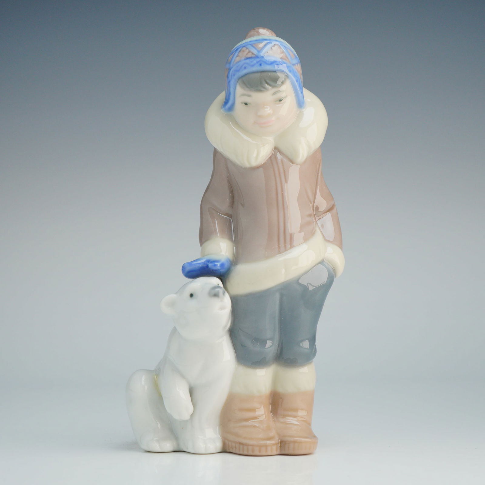 Lladro Porcelain Figurine Eskimo Boy with Pet 1005238 (1 of 5)