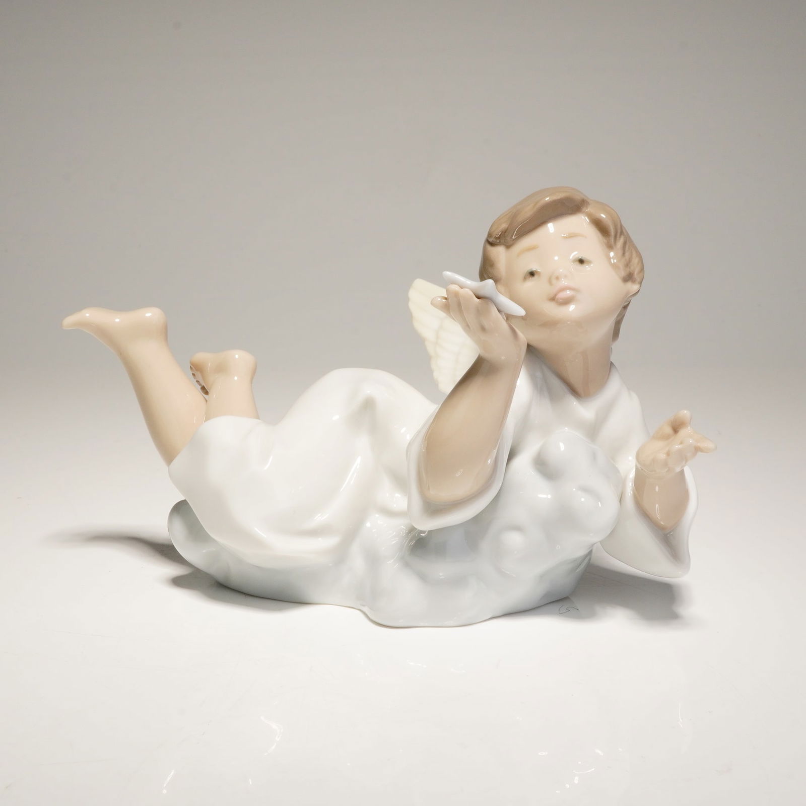 Lladro Porcelain Figurine, Making A Wish 01005725 (1 of 5)