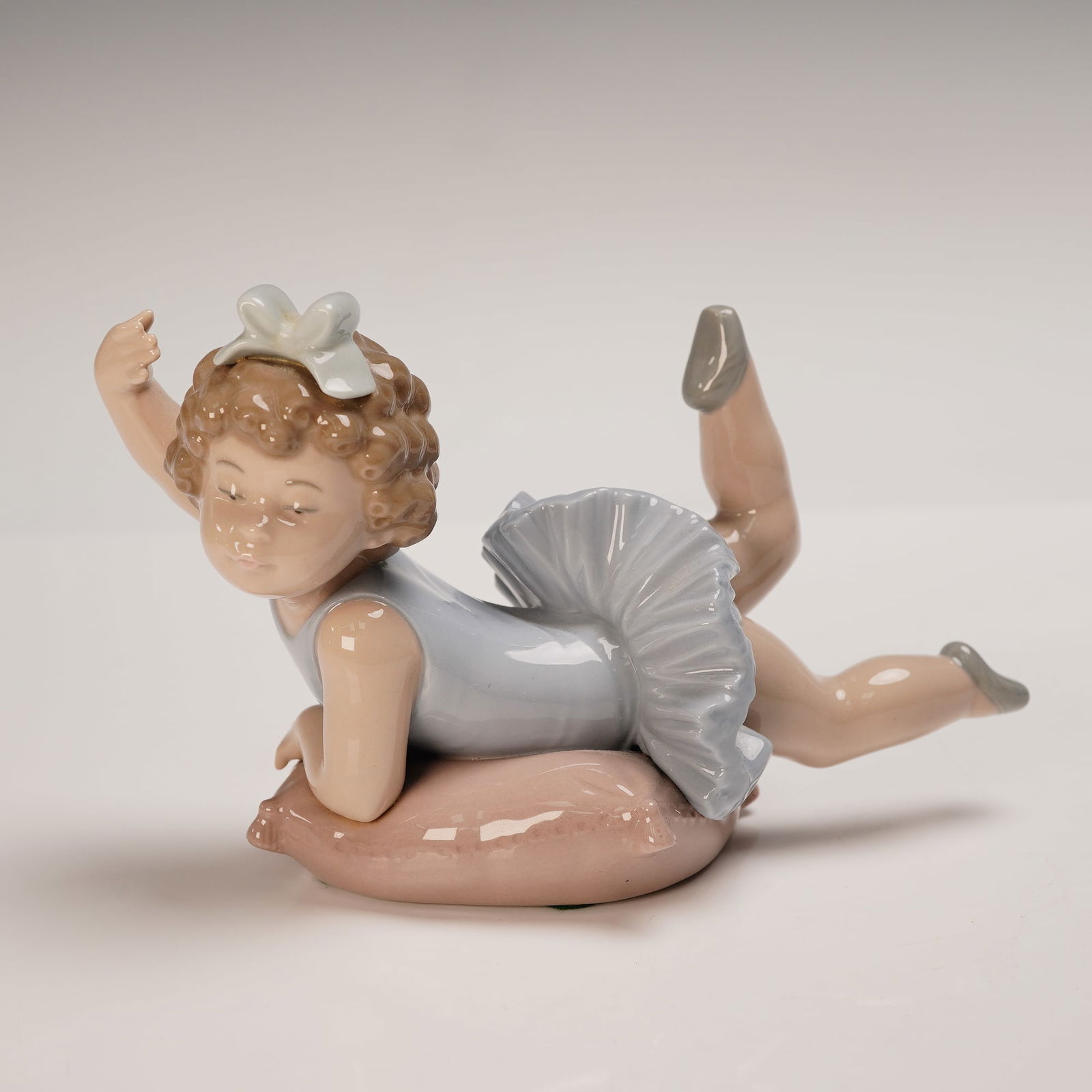Lladro Porcelain Figurine, Little Ballet Girl 01005109 (1 of 4)