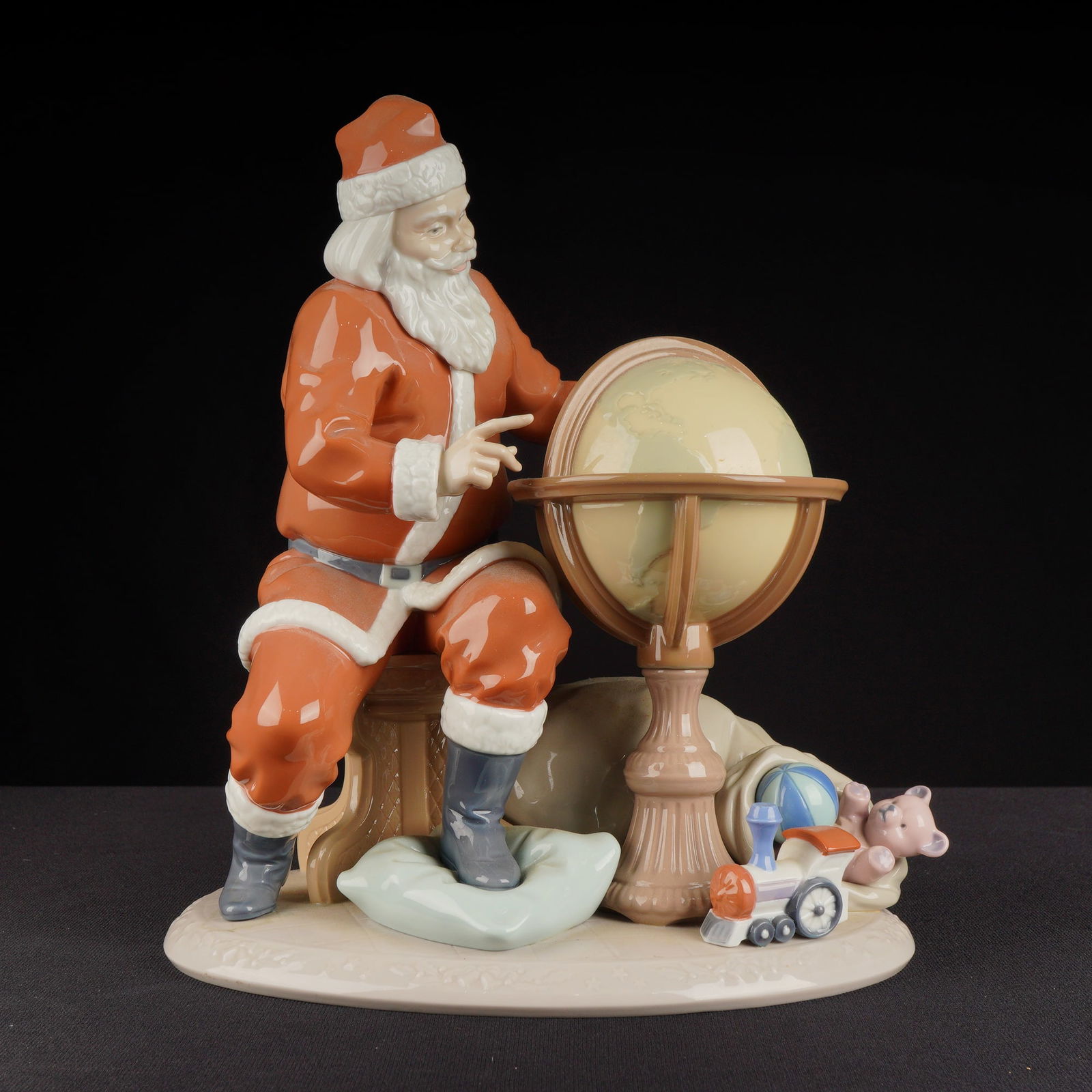Lladro Porcelain Figurine, Christmas Journey 01001813 with Original Box (1 of 5)