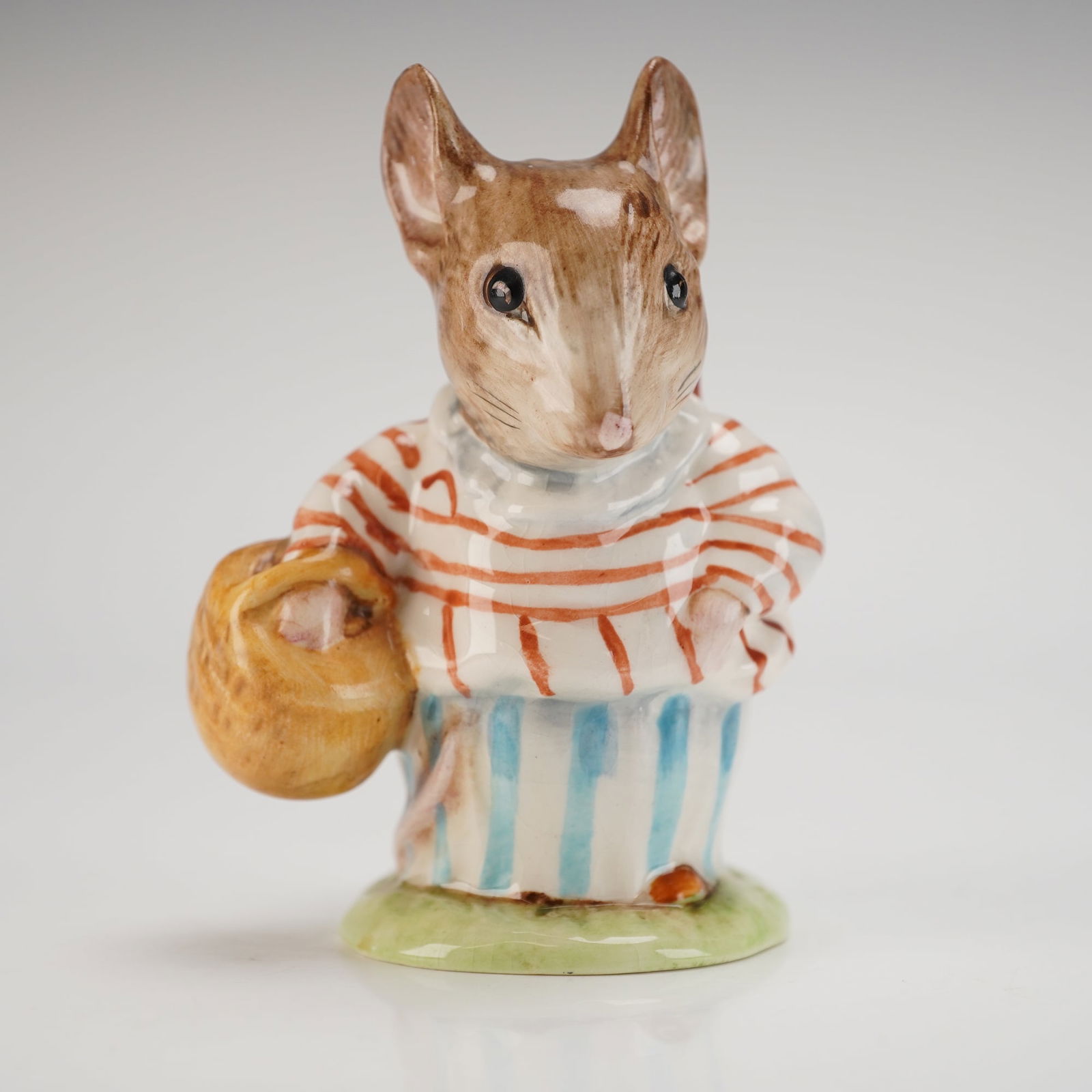 Beswick Beatrix Potter's Ceramic Figurine, Mrs. Tittlemouse (1 of 4)