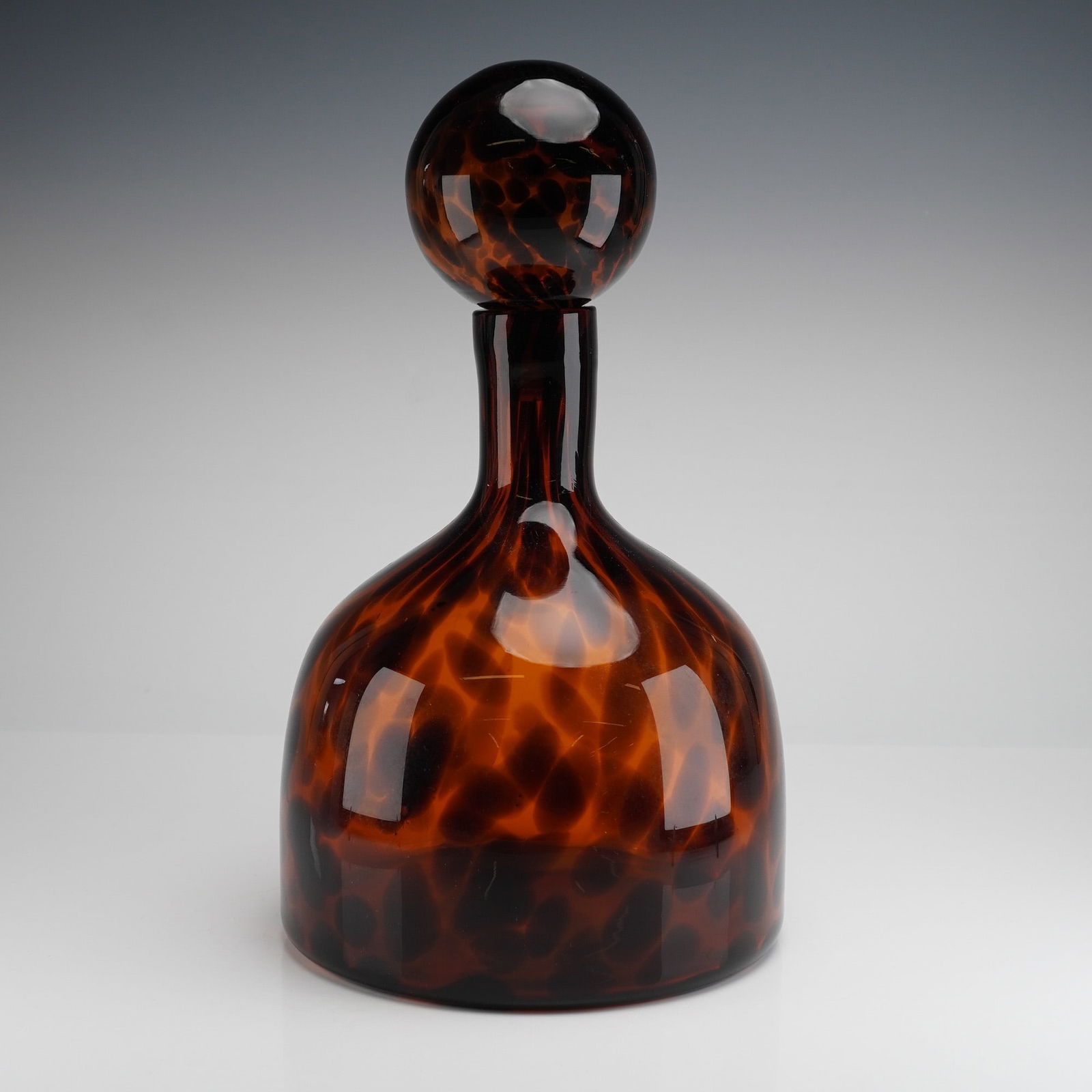 Amber Spotted Decanter with Spherical Stopper (1 of 3)