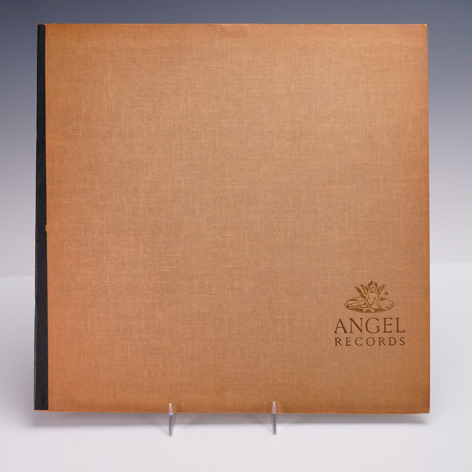 Angel Records Arien Lieder Eines Fahrenden Gesellen Vinyl Record: A monophonic vinyl LP issued by Angel Records, featuring Gustav Mahler's vocal cycle "Lieder eines fahrenden Gesellen" (Songs of a Wayfarer), along with additional selections of German Lieder. This ed