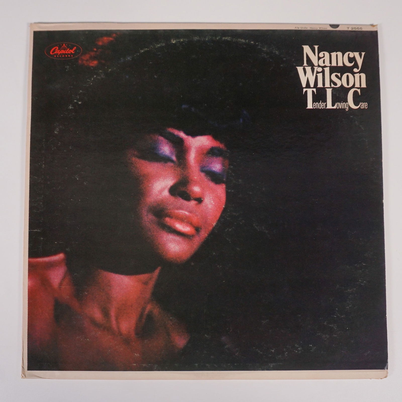 Nancy Wilson Tender Loving Care Vinyl LP 1966: Nancy Wilson's 1966 album Tender Loving Care, released by Capitol Records, features elegant arrangements conducted by the legendary Billy May. This collection highlights Wilson's signature smooth and