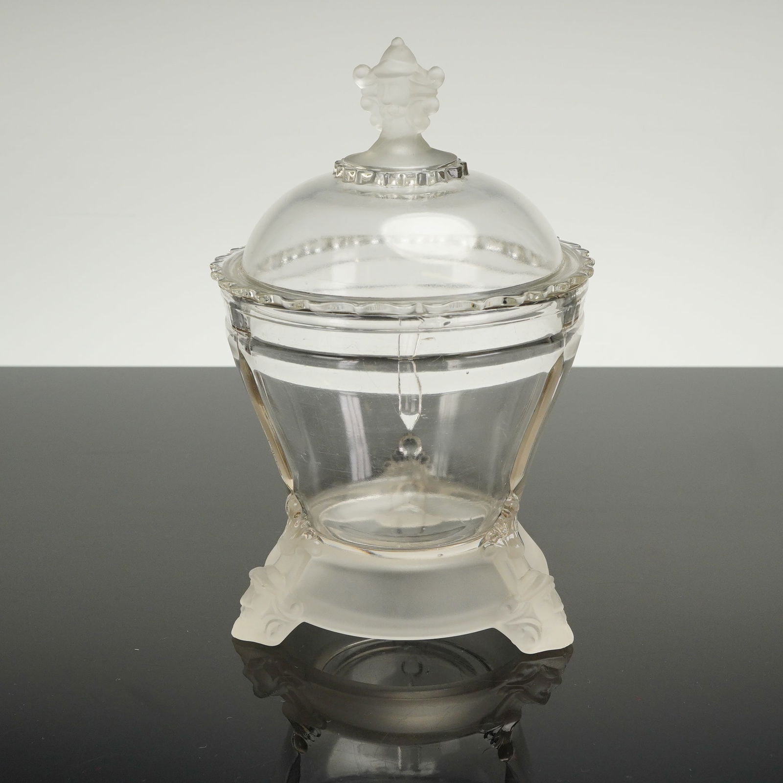 Hobbs Brockunier Viking Pattern Frosted Footed Covered Sugar Bowl (1 of 4)