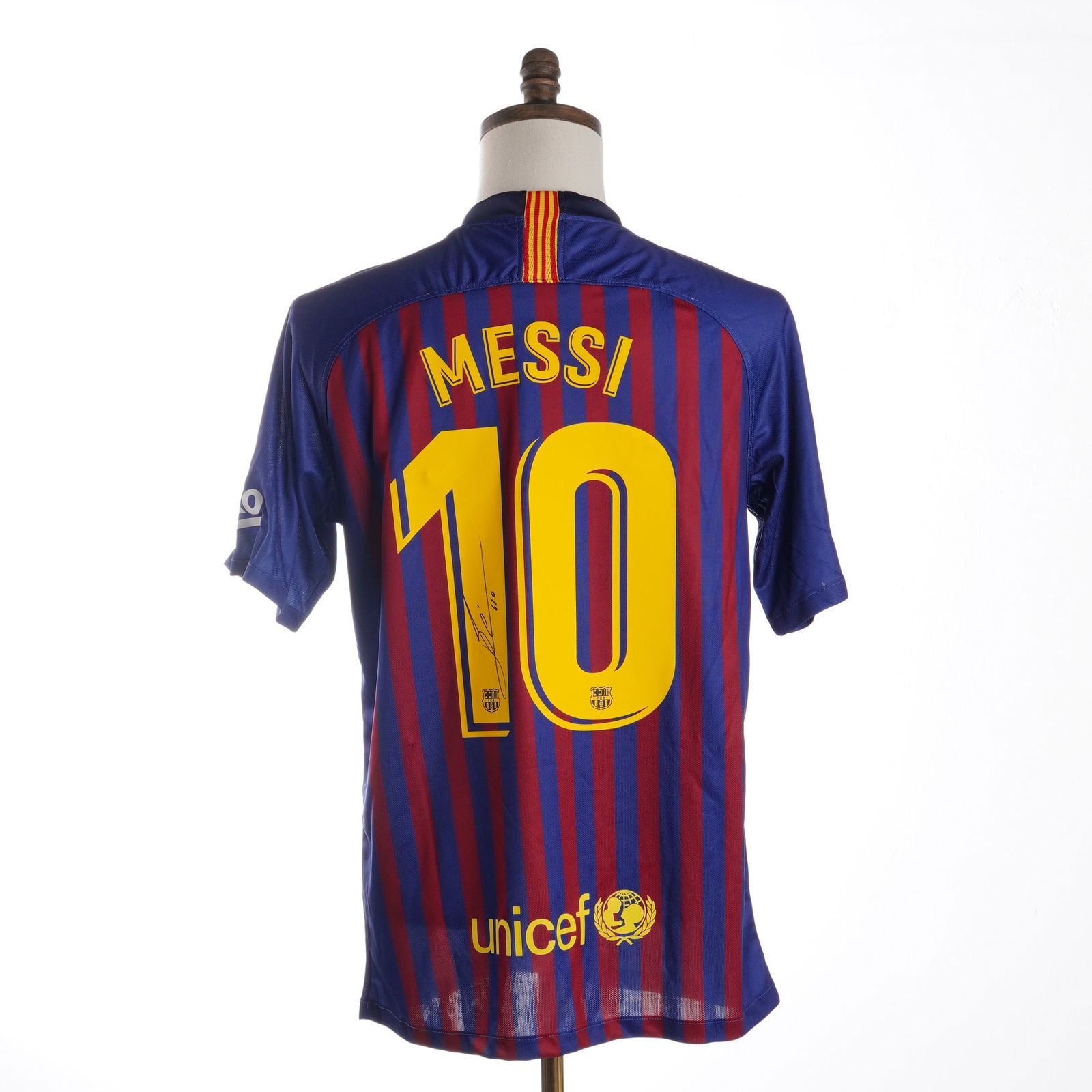 Lionel Messi Signed 2018-2019 FC Barcelona Replica Home Shirt w/ COA: Lionel Messi signed 2018-2019 FC Barcelona replica home shirt. The front displays the embroidered FC Barcelona crest, the Nike logo, and the Rakuten sponsorship branding. Additional sponsorship logos