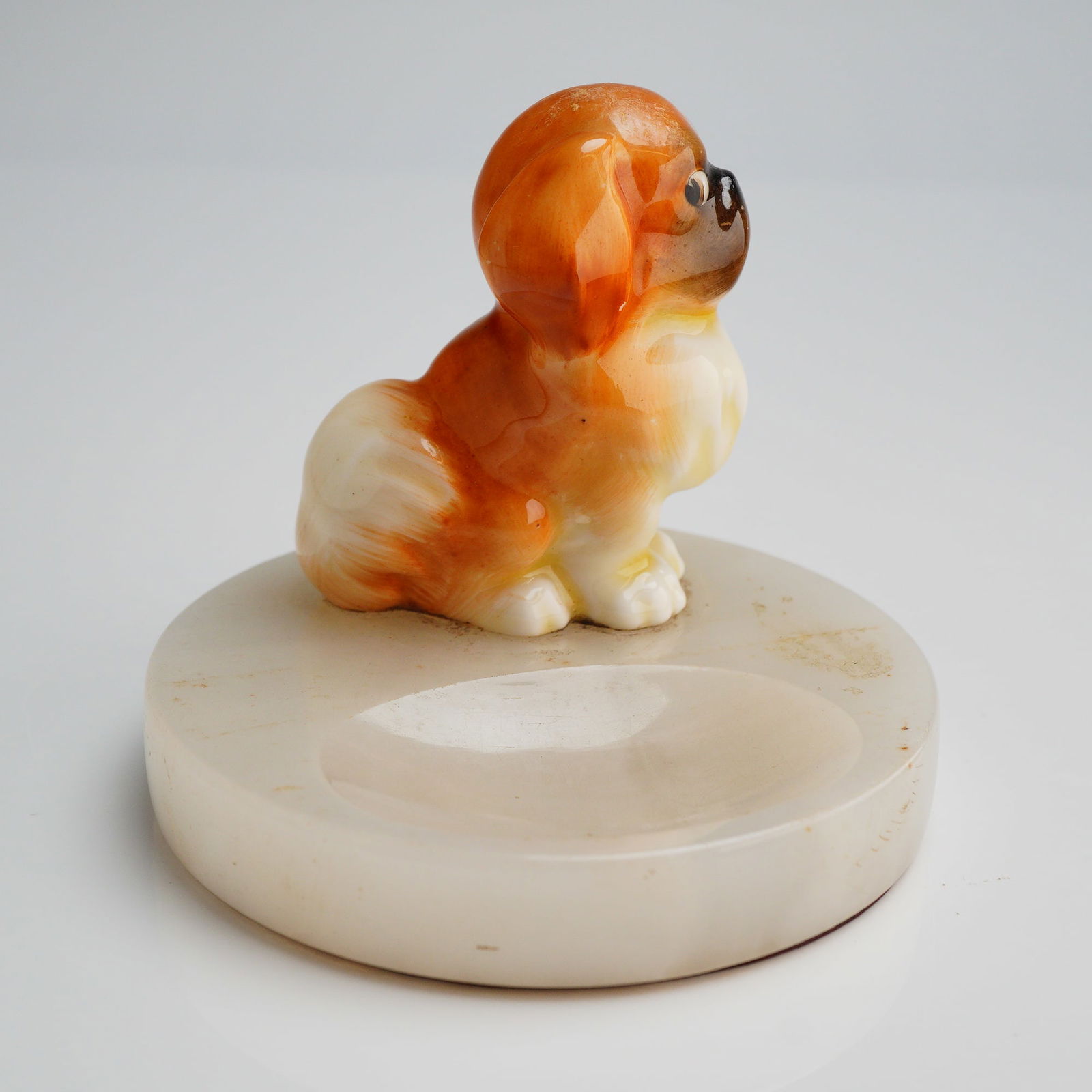 Royal Doulton Glazed Ceramic Pekingese Dog Figurine on Stone Pin Tray (1 of 4)