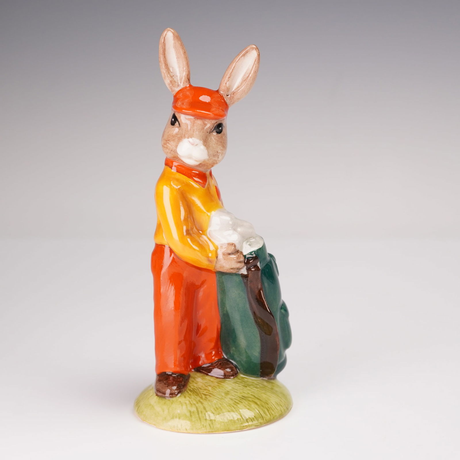 Royal Doulton Colorway Bunnykins Figurine, Caddie DB271 (1 of 5)