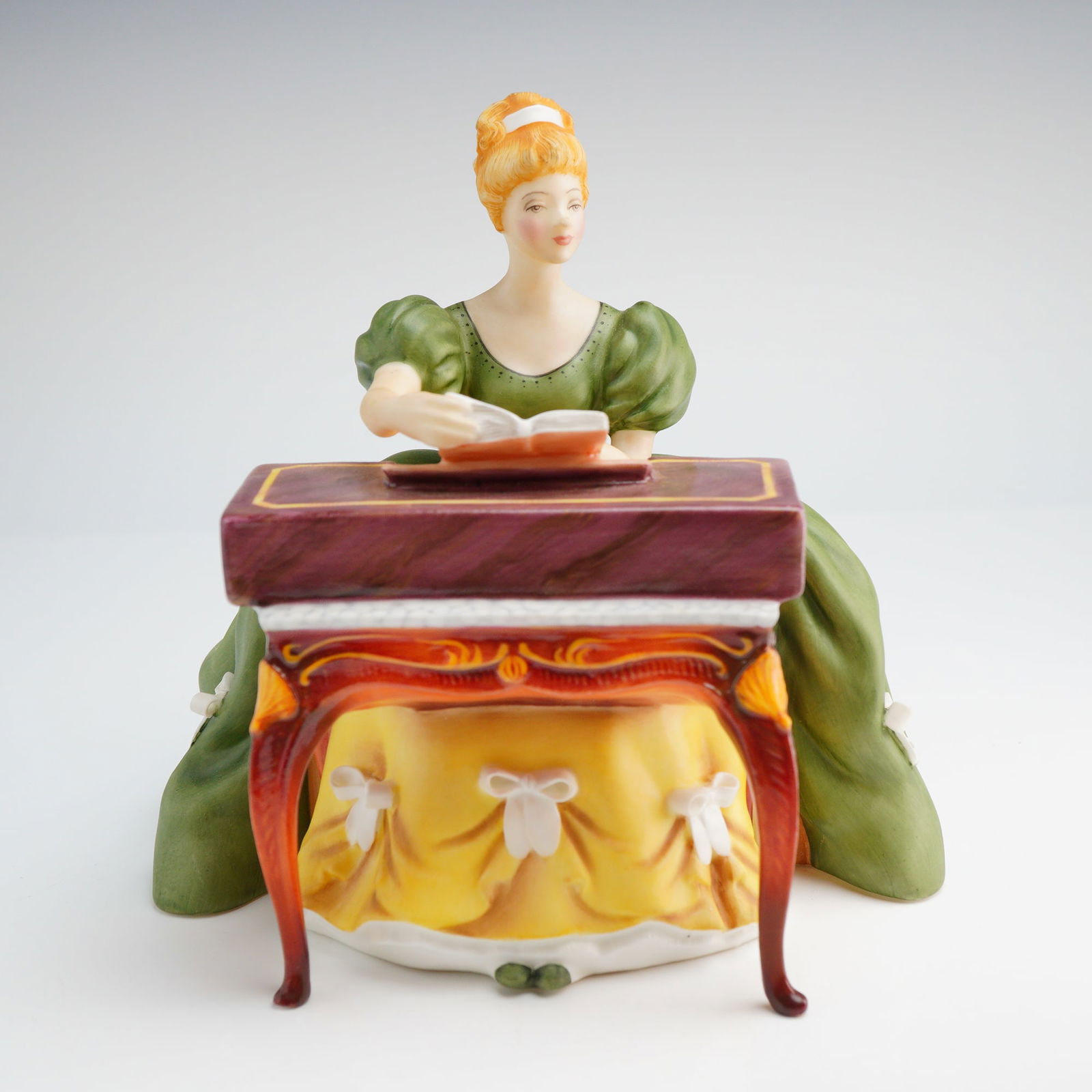 Royal Doulton Figurine, Virginals HN2427 (1 of 5)
