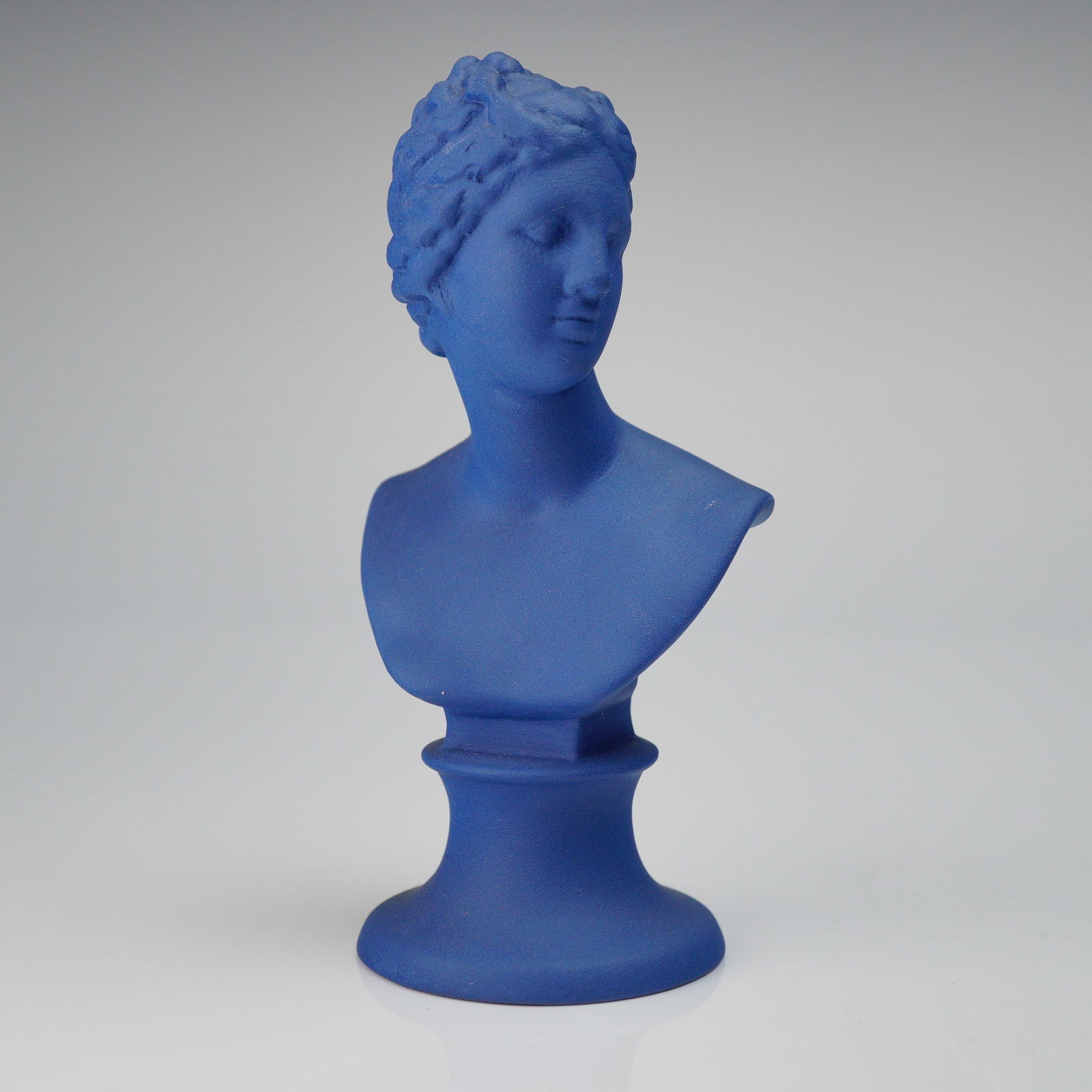 Wedgwood Blue Jasperware Miniature Bust of Venus (1 of 4)