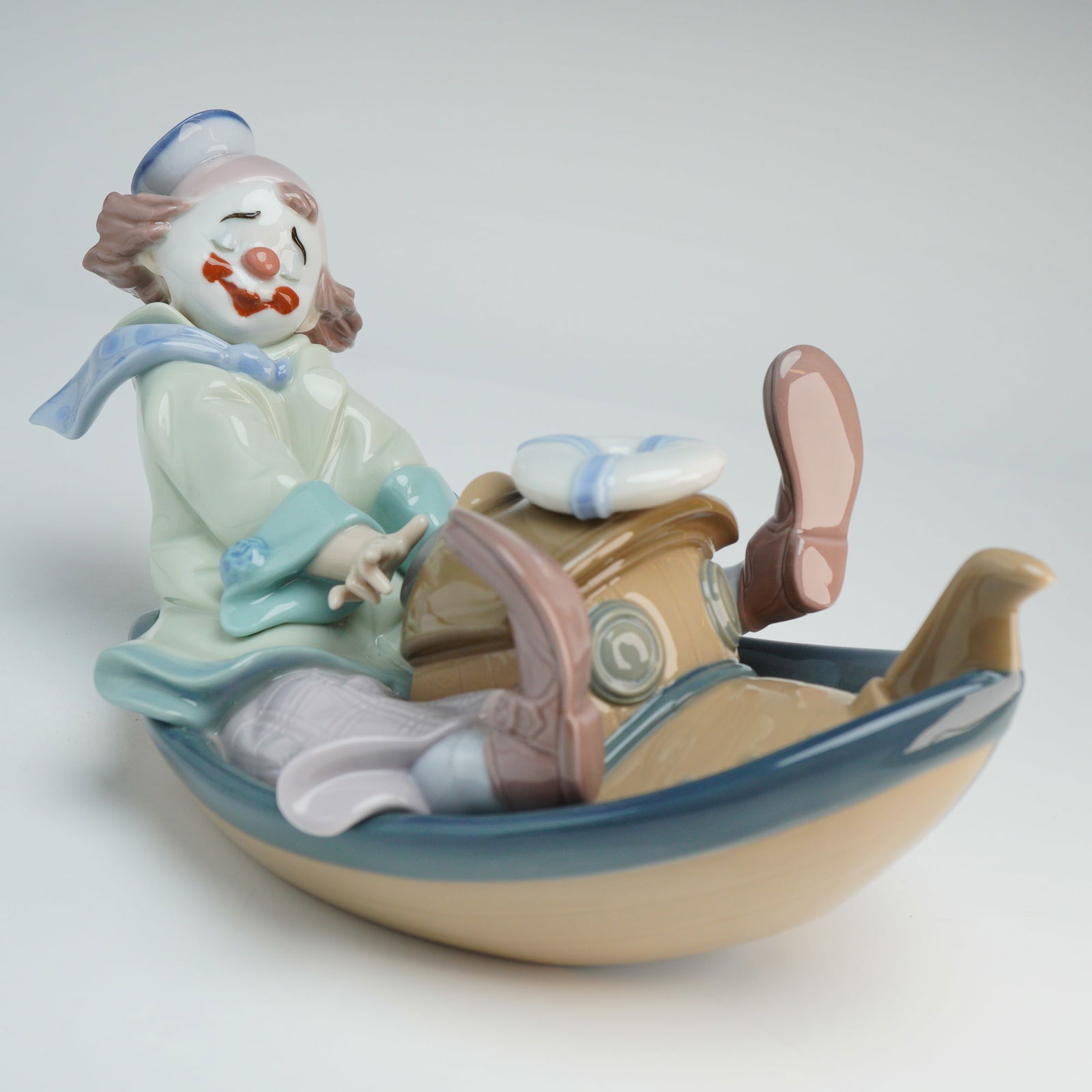 Lladro Porcelain Figurine, Circus Waves Clown 1008137 (1 of 5)