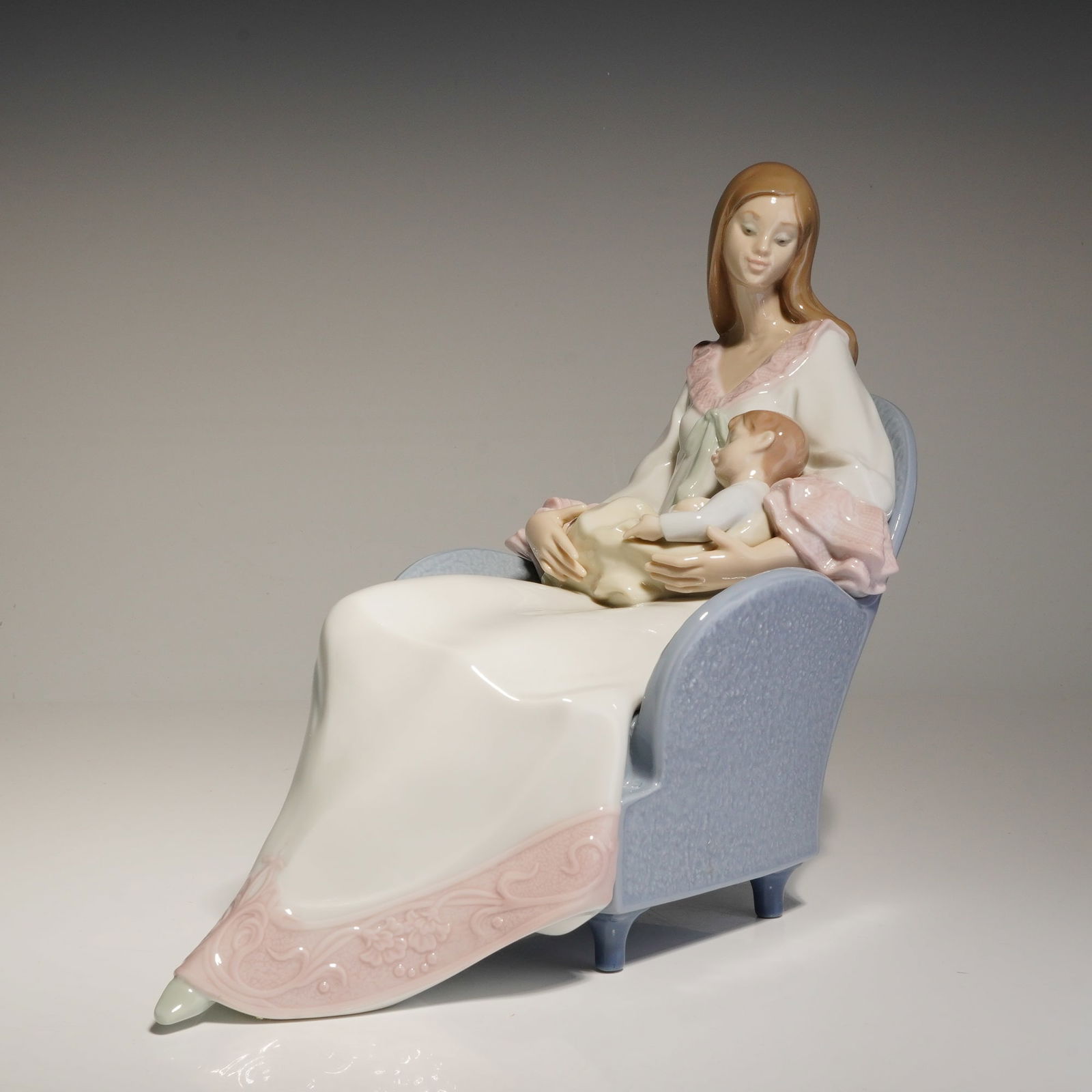 Lladro Porcelain Figurine, My Little Treasure 01006503 (1 of 5)