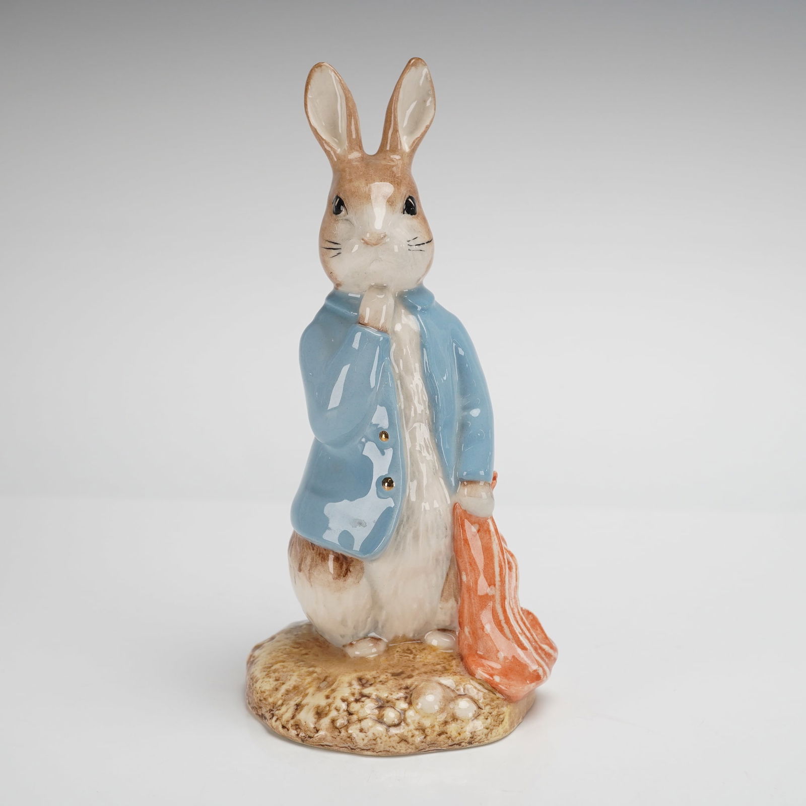 Beswick Beatrix Potter's Figurine, Peter & Red Pocket Handkerchief (1 of 4)