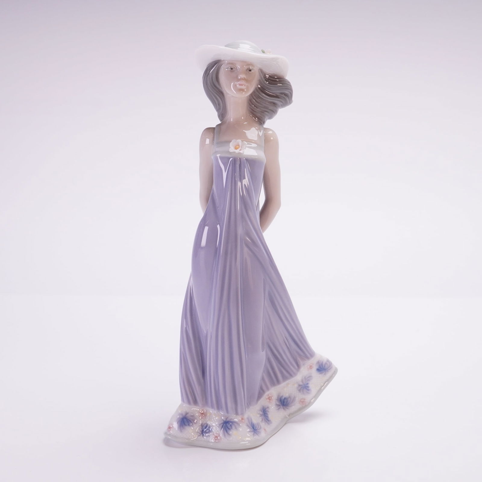 Lladro Porcelain Figurine, Susan 01005644 (1 of 4)