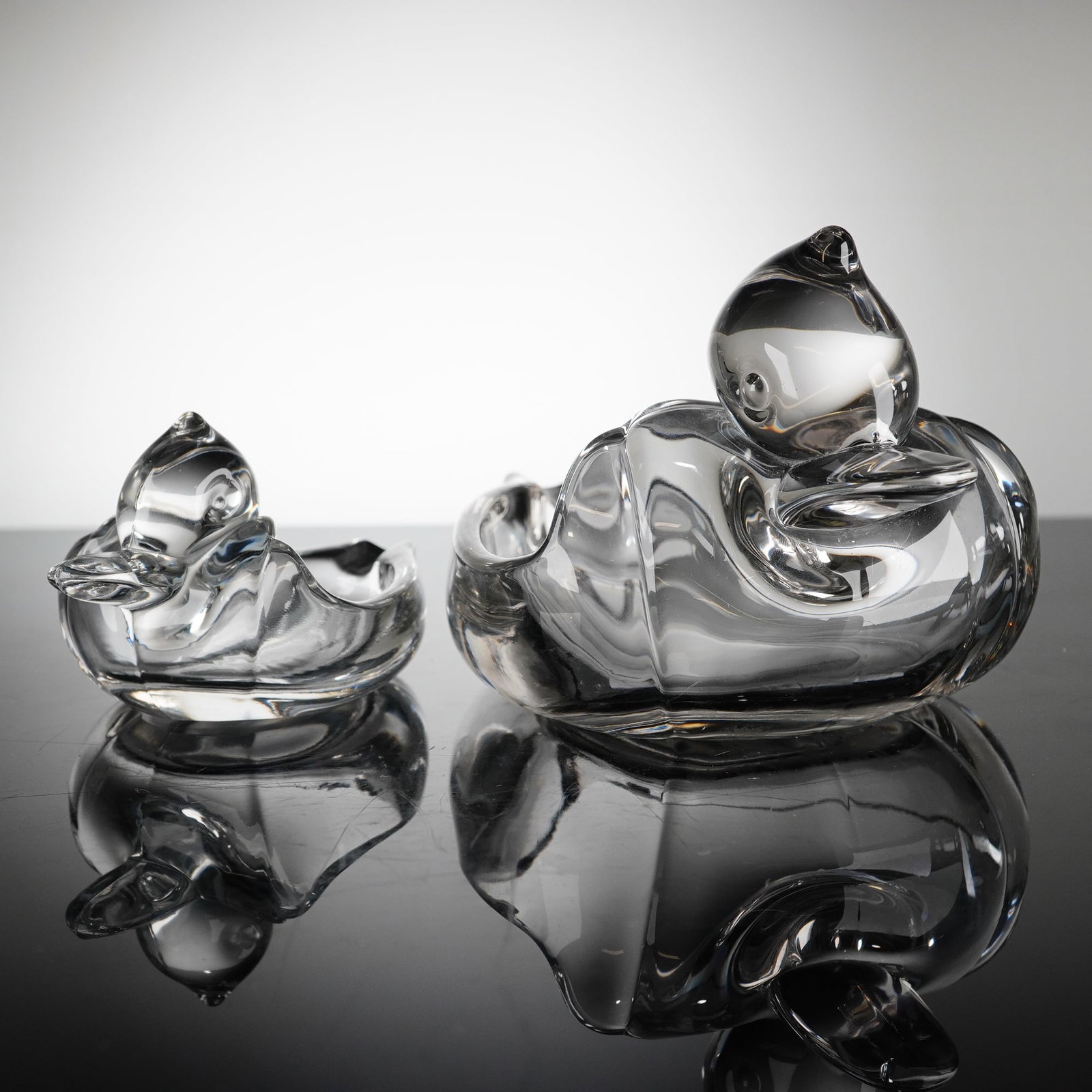 A Pair of Duncan & Miller Clear Glass Duck Ashtrays (1 of 5)