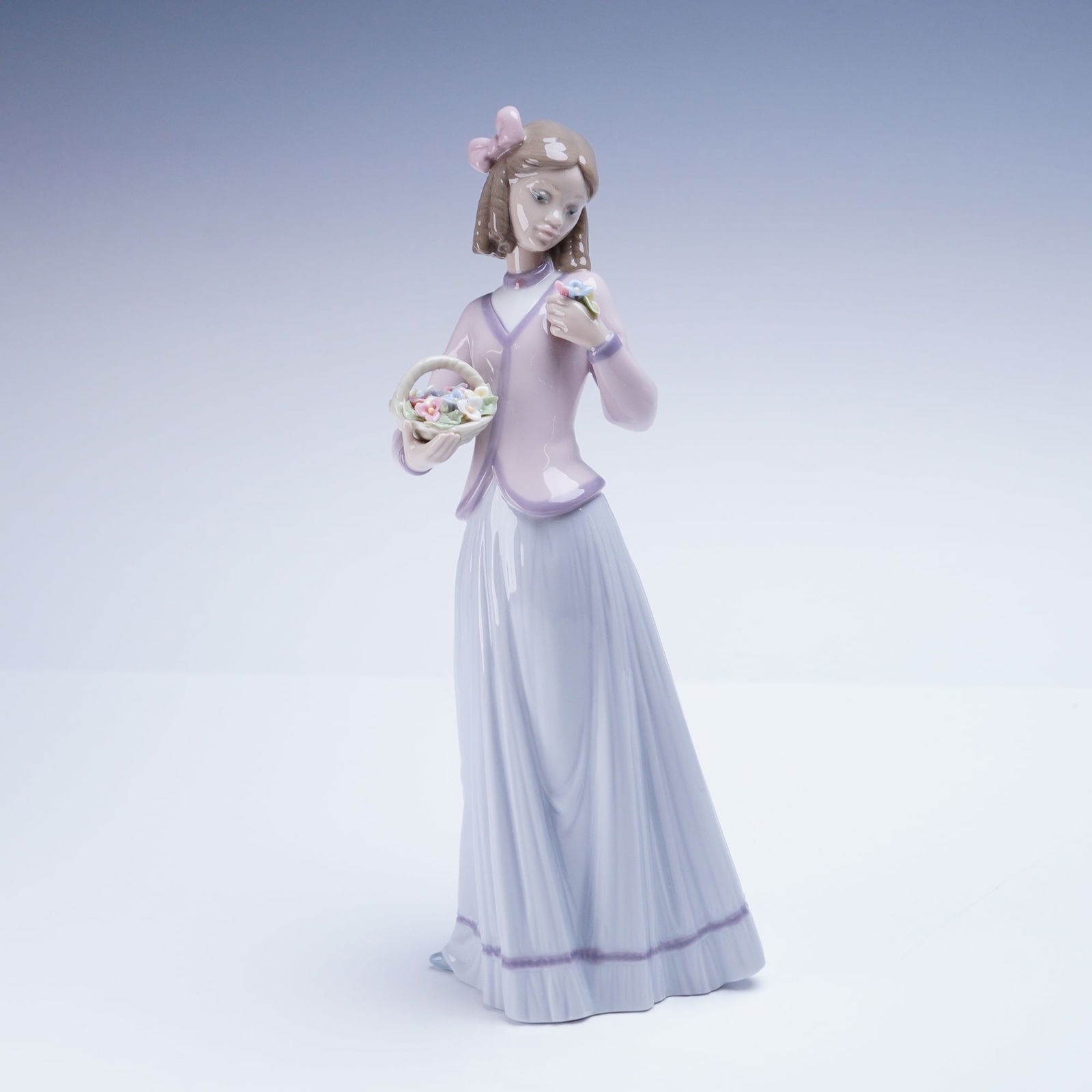 Lladro Innocence in Bloom Figurine 1007644 (1 of 4)