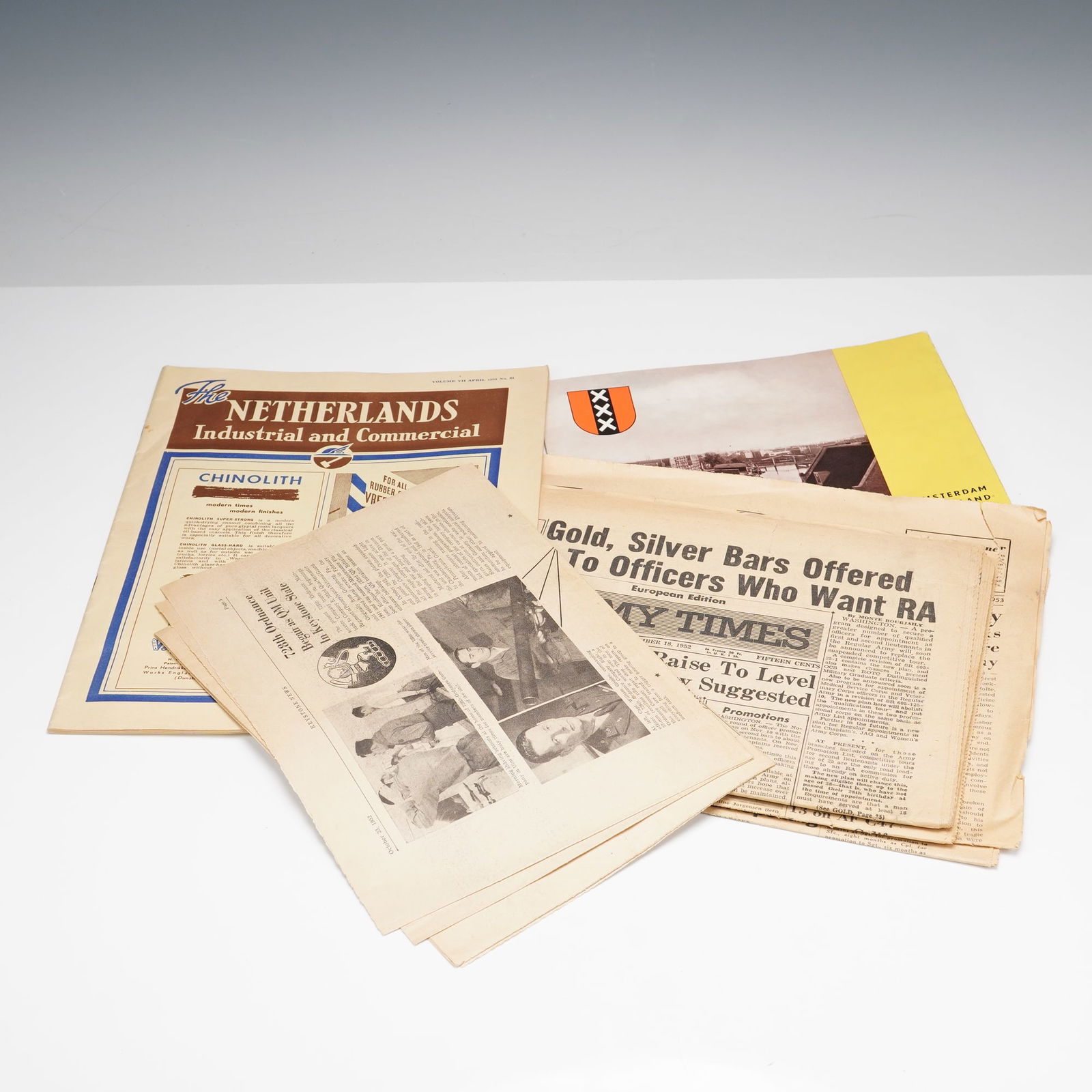 9pc Post WW2 Era Assorted Military Newspapers & Booklet (1 of 4)