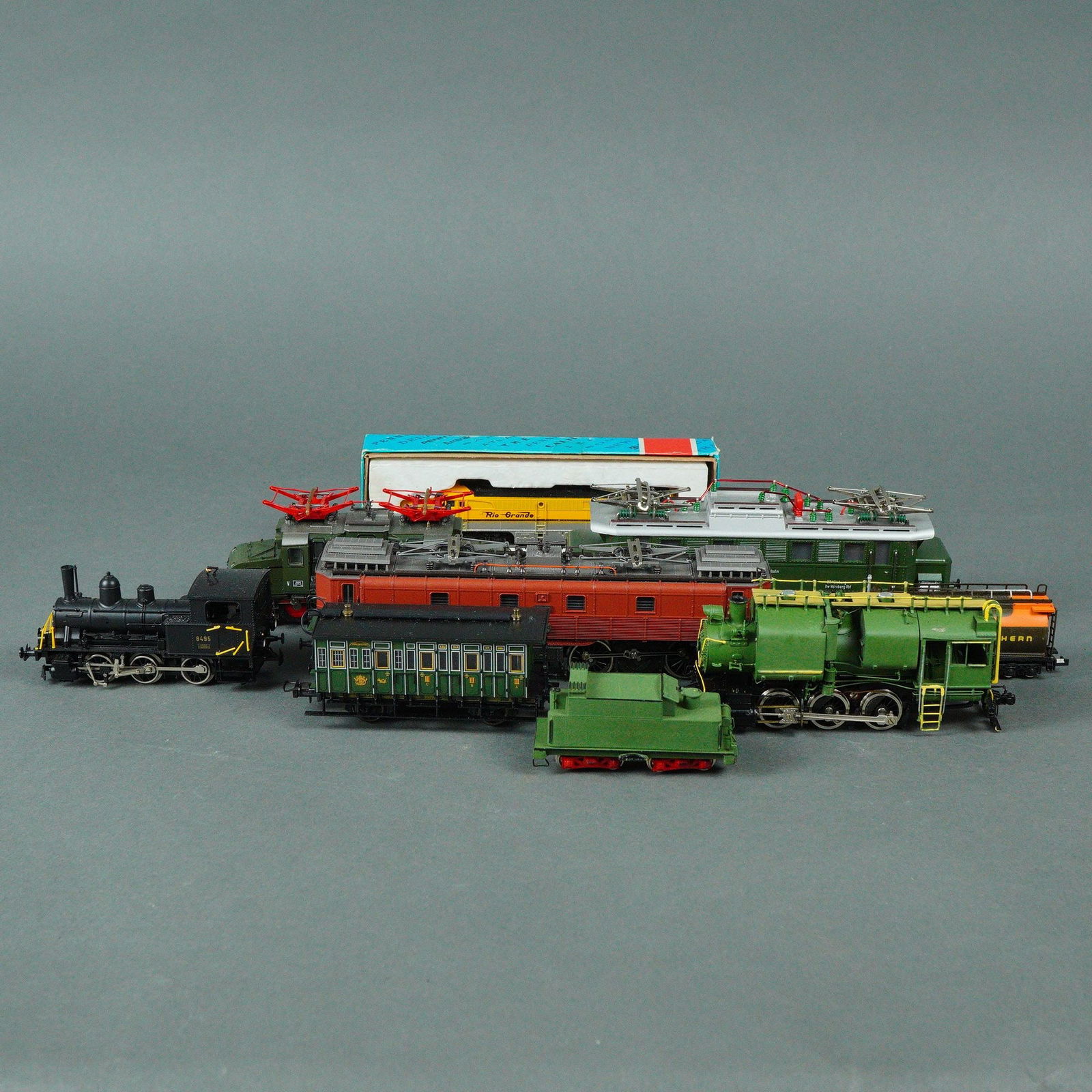 Assortment of HO Scale Model Locomotives and Rolling Stock (1 of 5)