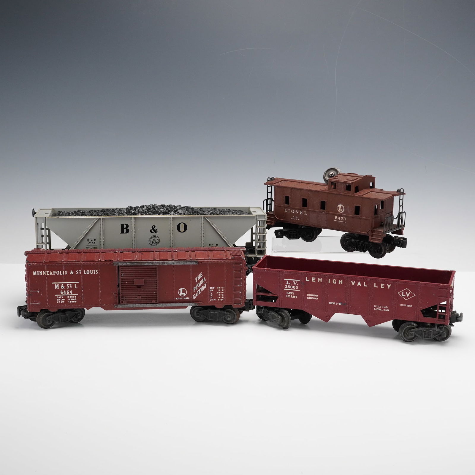 4pc Lionel O-Gauge Freight Cars (1 of 4)