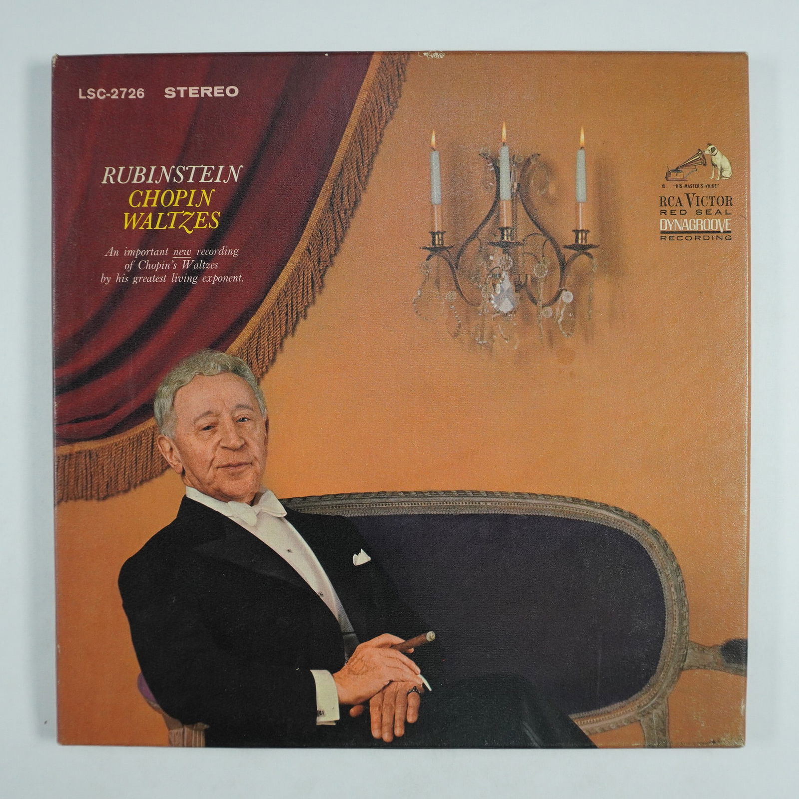 Artur Rubinstein Chopin Waltzes RCA Victor Vinyl Record: RCA Victor Red Seal Dynagroove stereo vinyl record featuring the renowned pianist Artur Rubinstein performing Chopin's Waltzes. Released in 1963, this album showcases Rubinstein's masterful interpreta