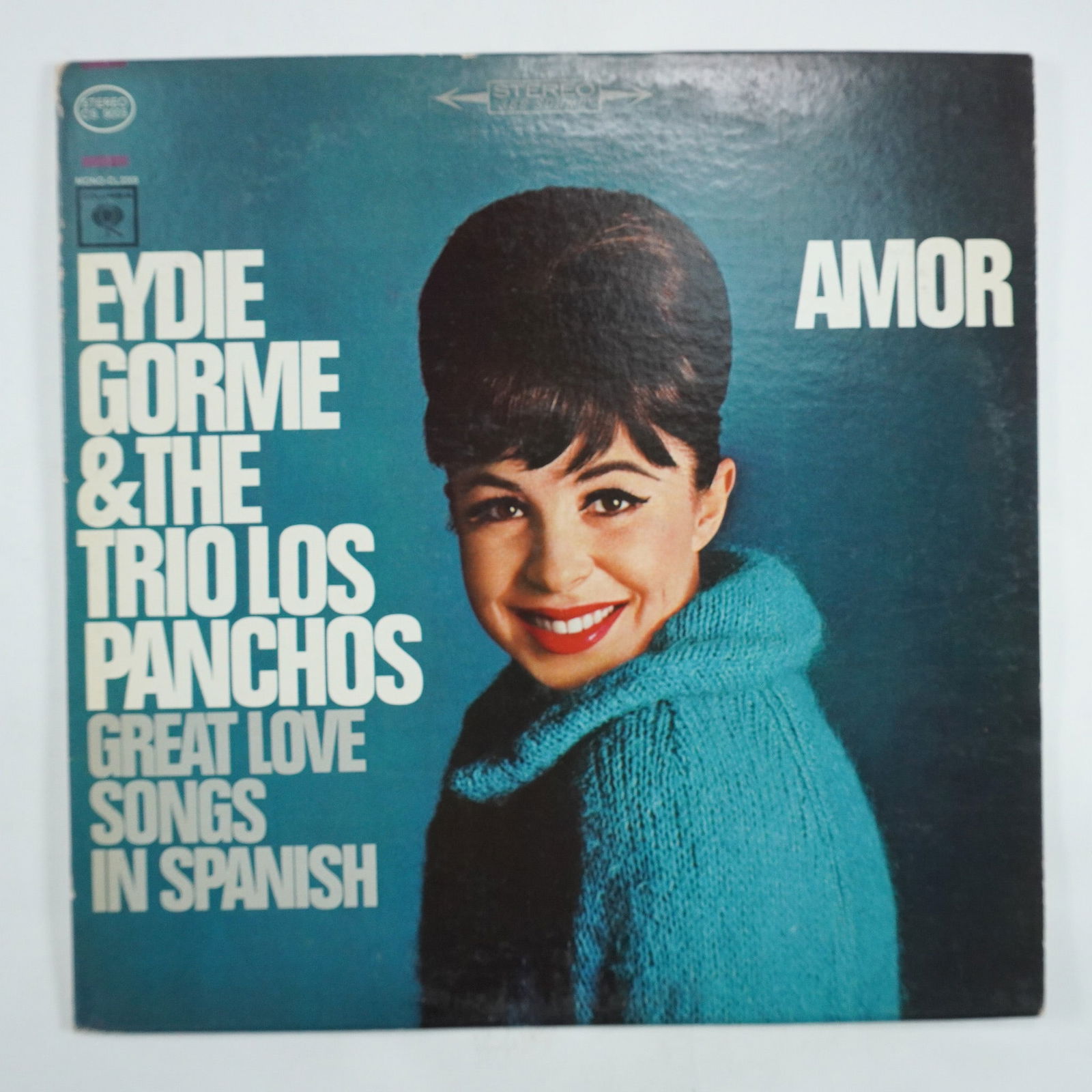 Eydie Gorme & Trio Los Panchos, Amor Vinyl Record: Columbia Records release of Amor, performed by Eydie Gorme & Trio Los Panchos. This album, featuring the beloved collaboration between the American singer and the renowned Mexican trio, includes roman