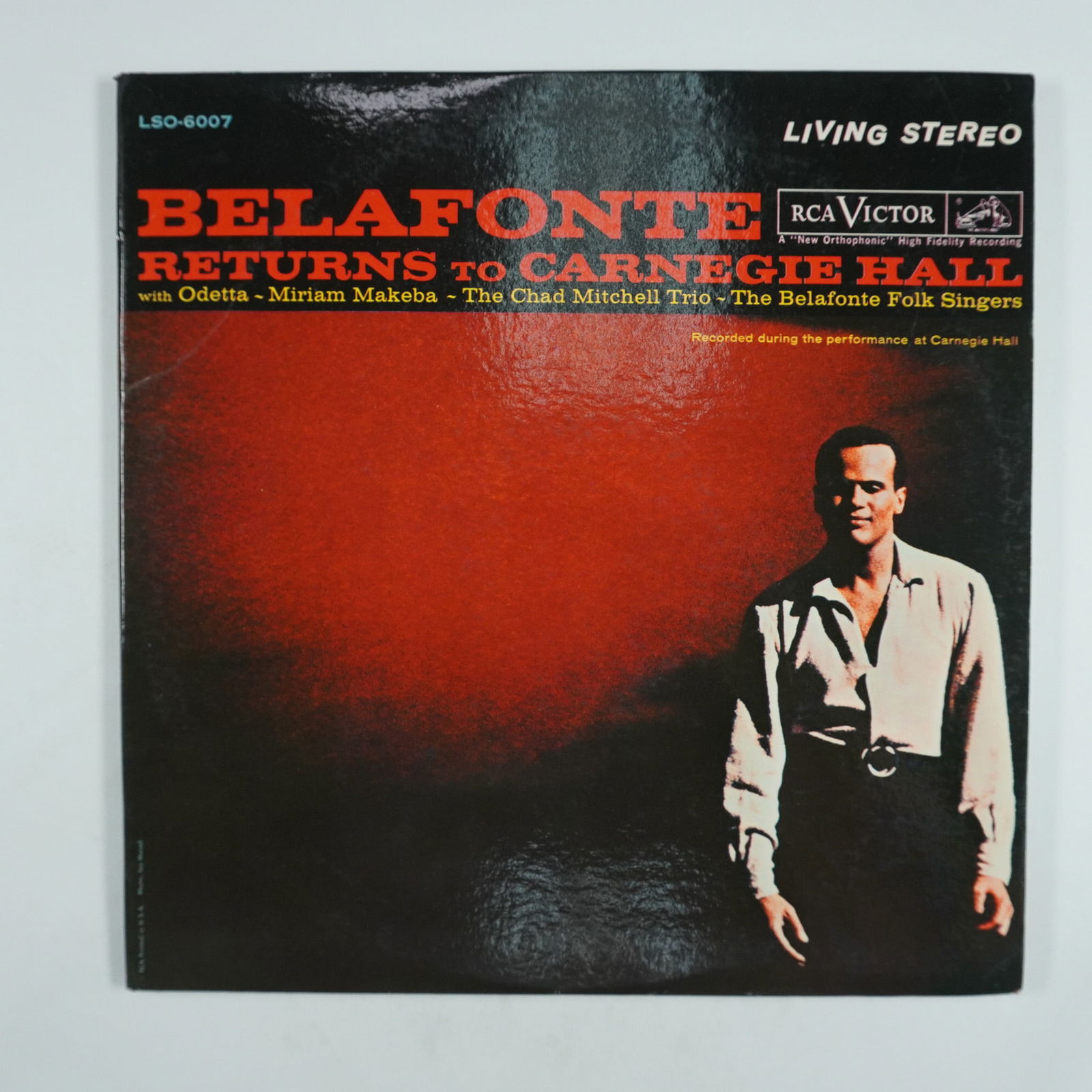 2 LP Vinyl Record, Belafonte Returns to Carnegie Hall: RCA Victor Living Stereo 2 LP vinyl record featuring Harry Belafonte in 'Belafonte Returns to Carnegie Hall'. This live recording captures Belafonte's celebrated return to the iconic venue, accompanie