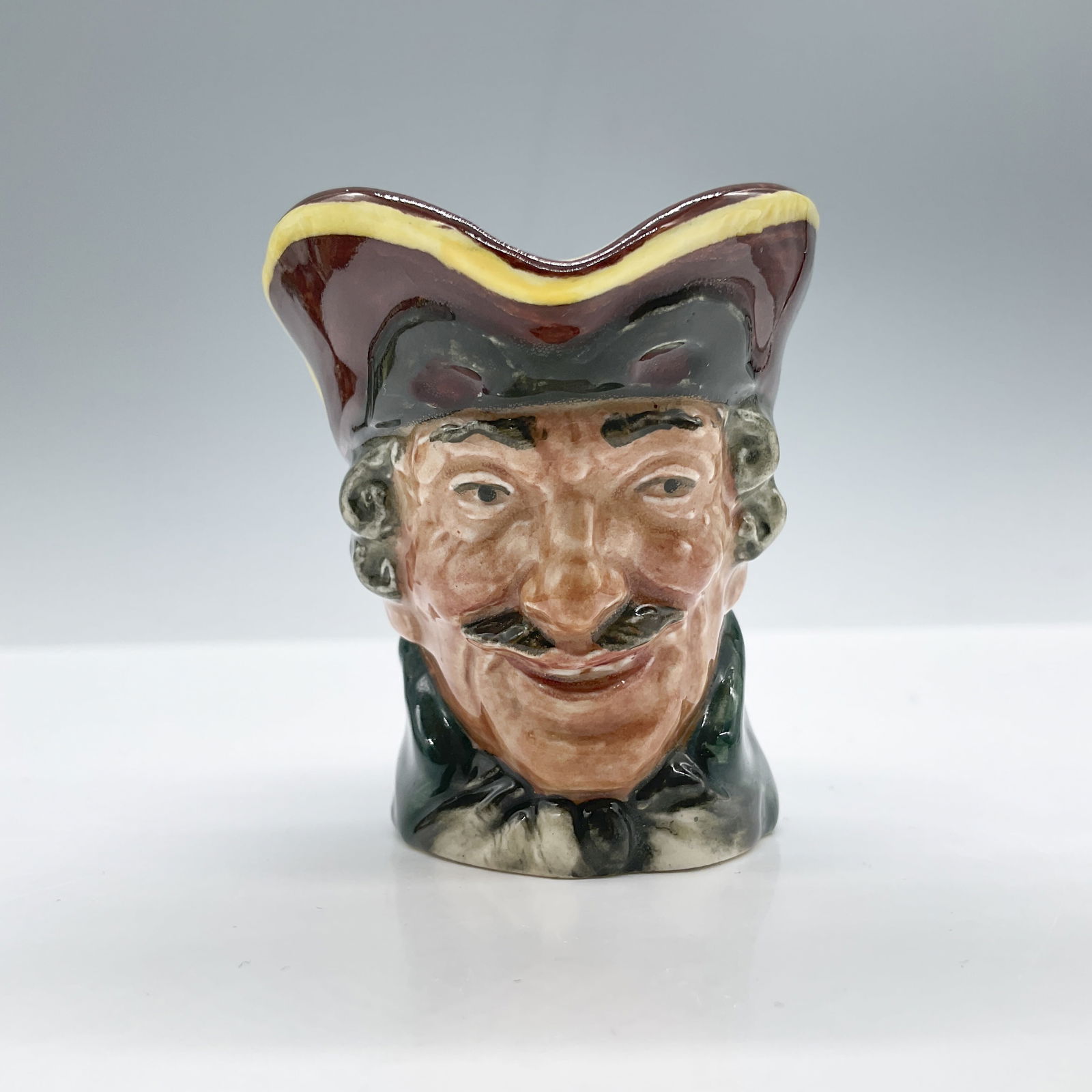 Dick Turpin D6128 (Pistol Handle) Mini Doulton Character Jug (1 of 3)