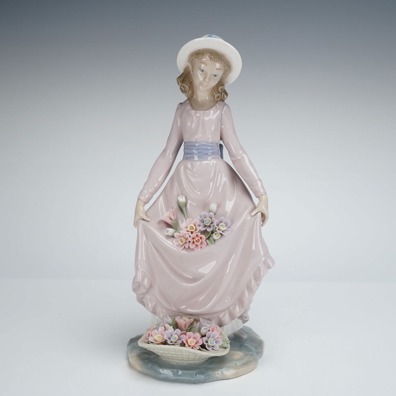 Lladro Flowers in the Basket Figurine 5027 (1 of 4)
