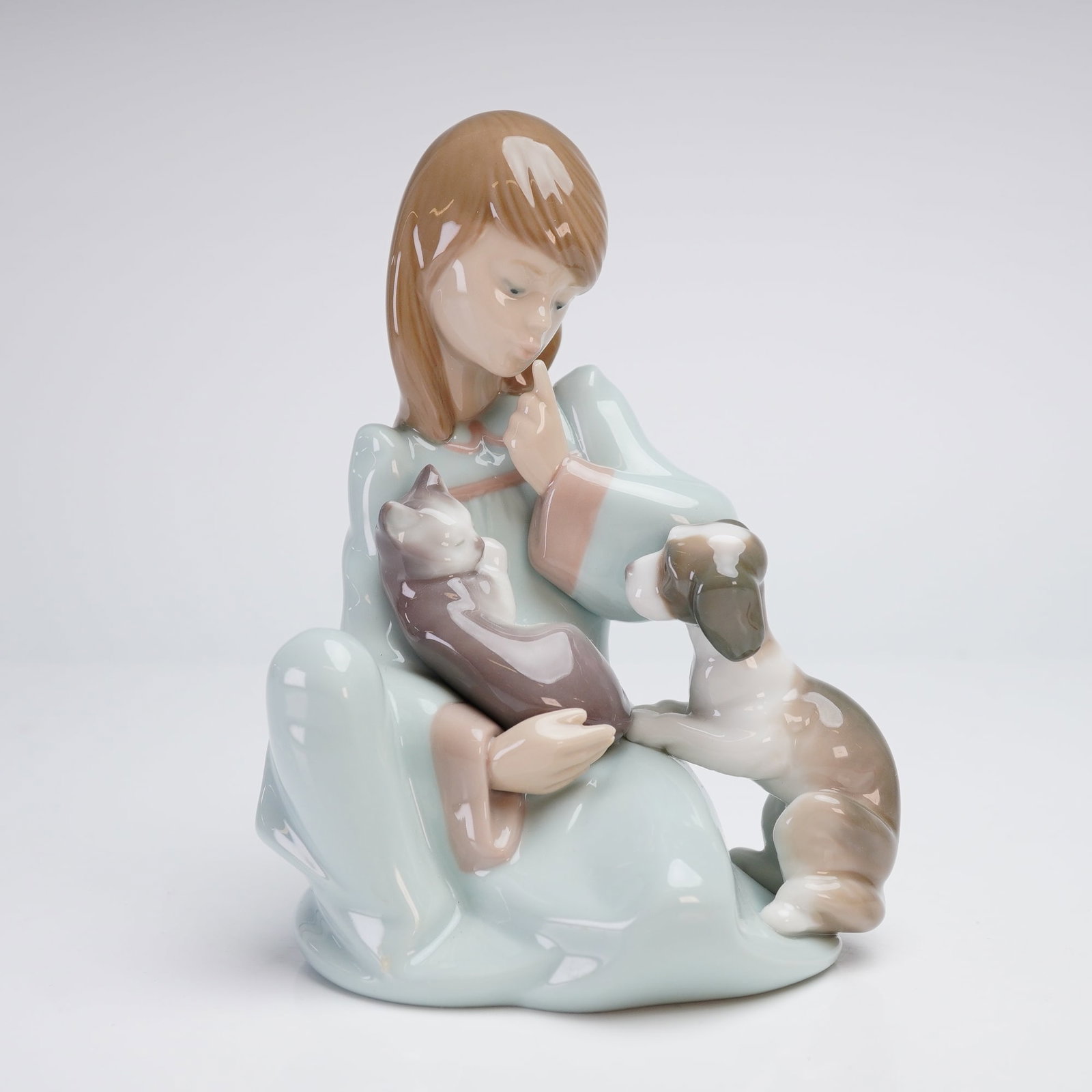 Lladro Porcelain Figurine, Cat Nap 5640 (1 of 4)