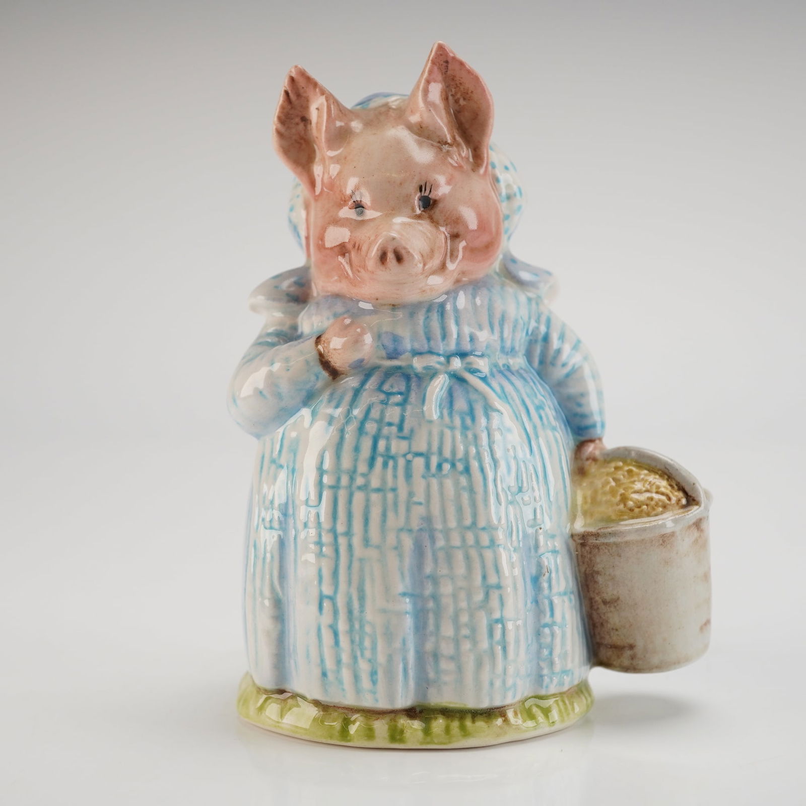 Beswick Beatrix Potter's Figurine, Aunt Pettitoes (1 of 3)