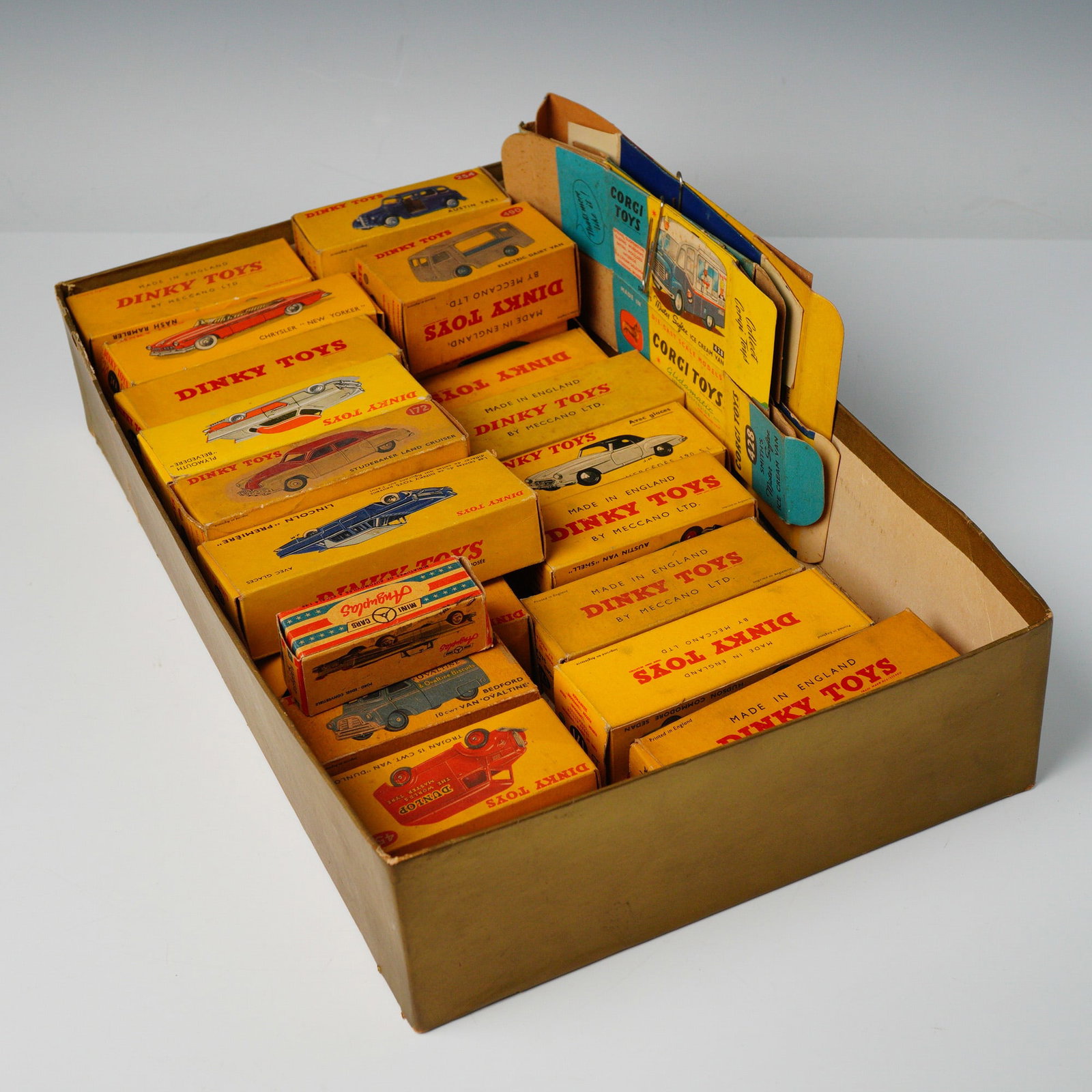 Assortment of Dinky Toys and Related Die-Cast Vehicle Packaging (1 of 3)