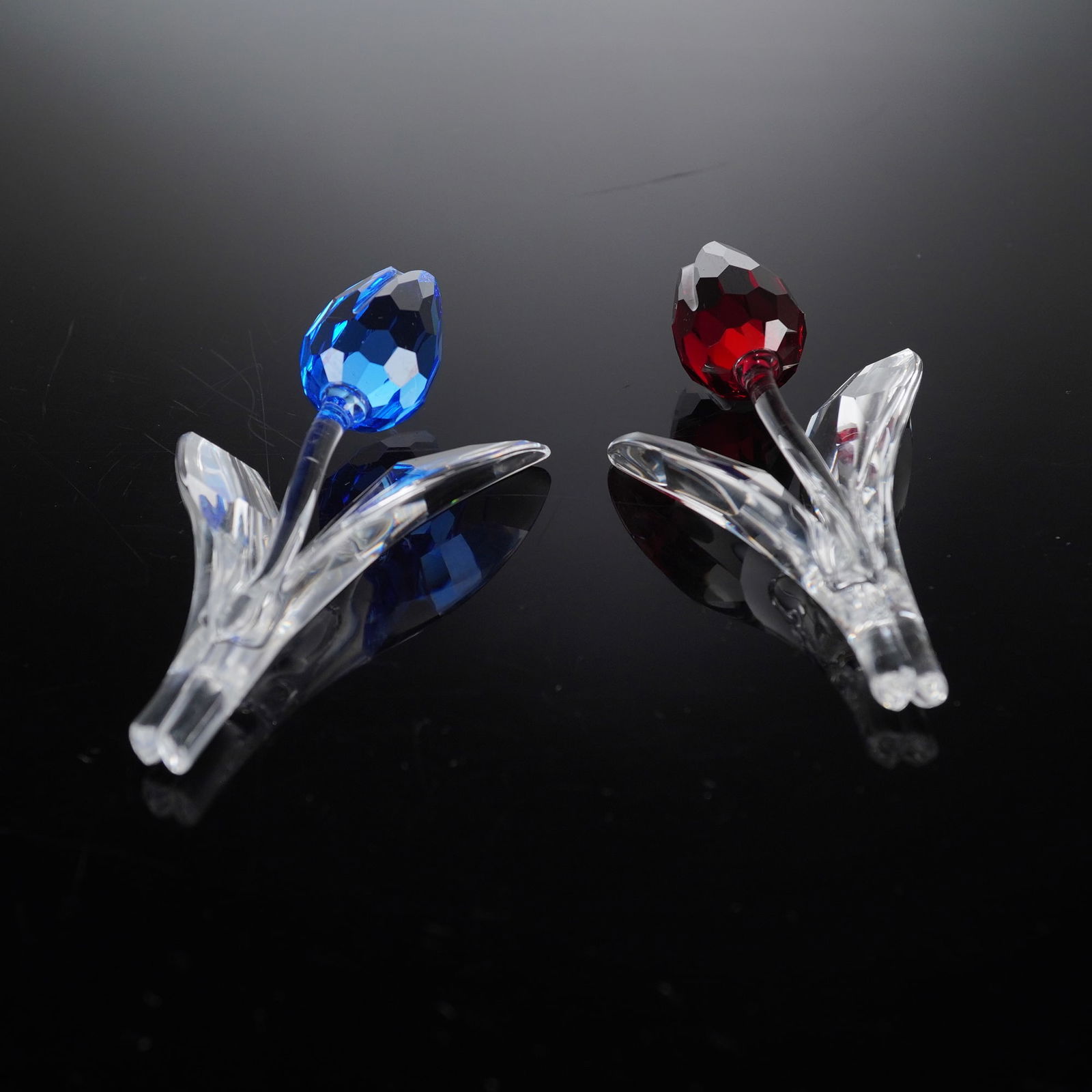Swarovski SCS Crystal 2002 Renewal Tulip Figurines (1 of 3)