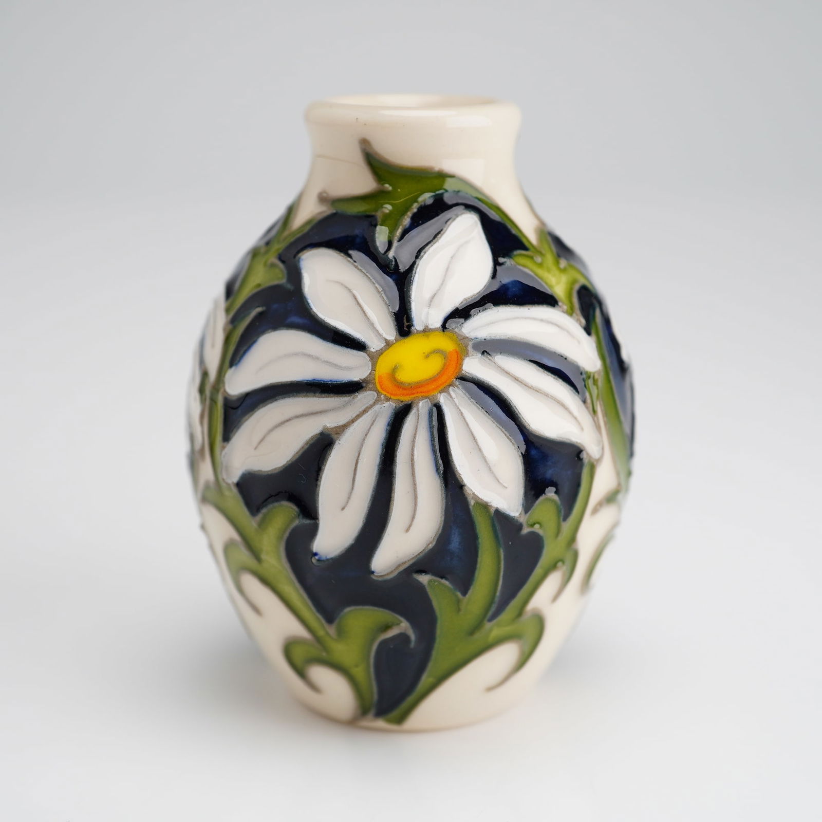 Moorcroft Miniature Floral Months of The Year Vase, Daisy (1 of 5)
