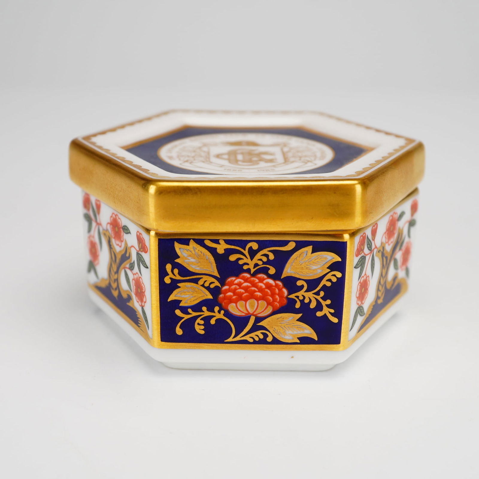 Royal Crown Derby Bone China Canadian Kennel Club Trinket Box, A. 1298 (1 of 3)