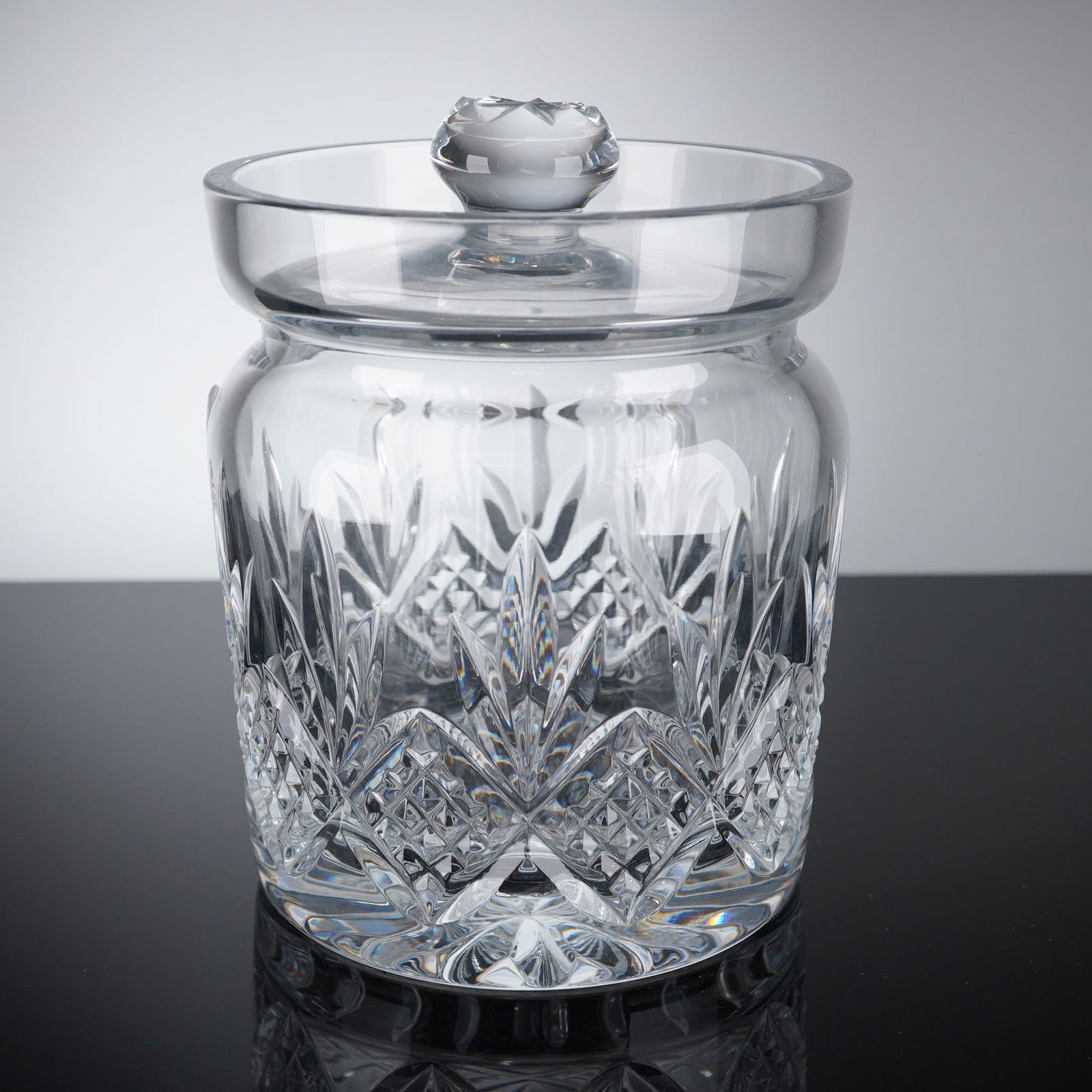 Waterford Crystal Kelley Pattern Lidded Biscuit Barrel (1 of 5)