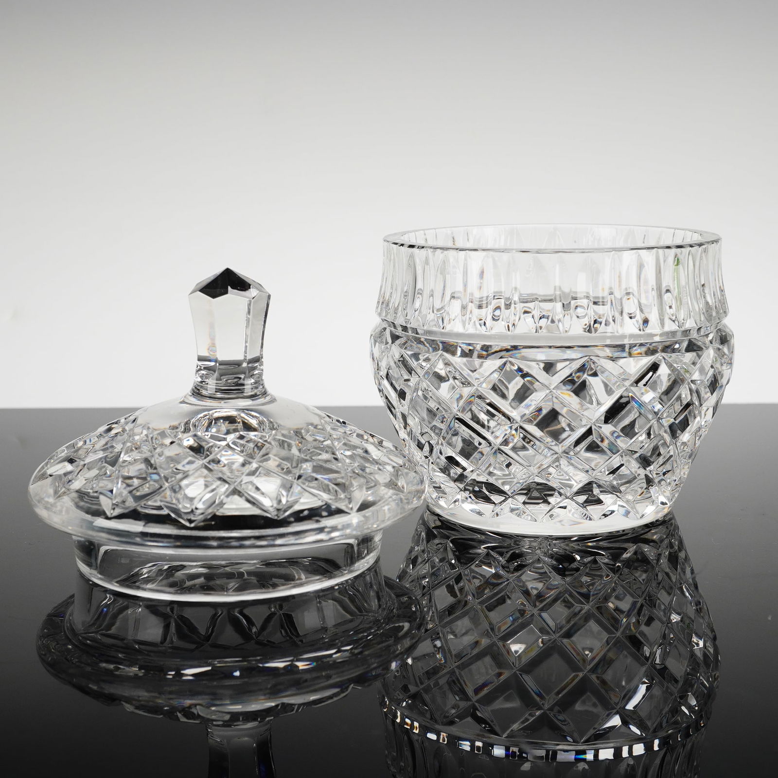 Crystal Candy Dish with Lid Diamond-Cut Pattern - 2