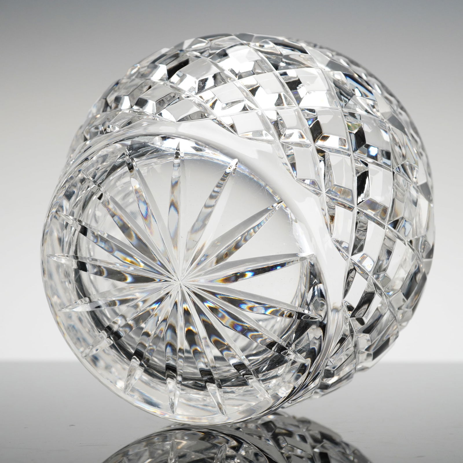 Crystal Candy Dish with Lid Diamond-Cut Pattern - 3