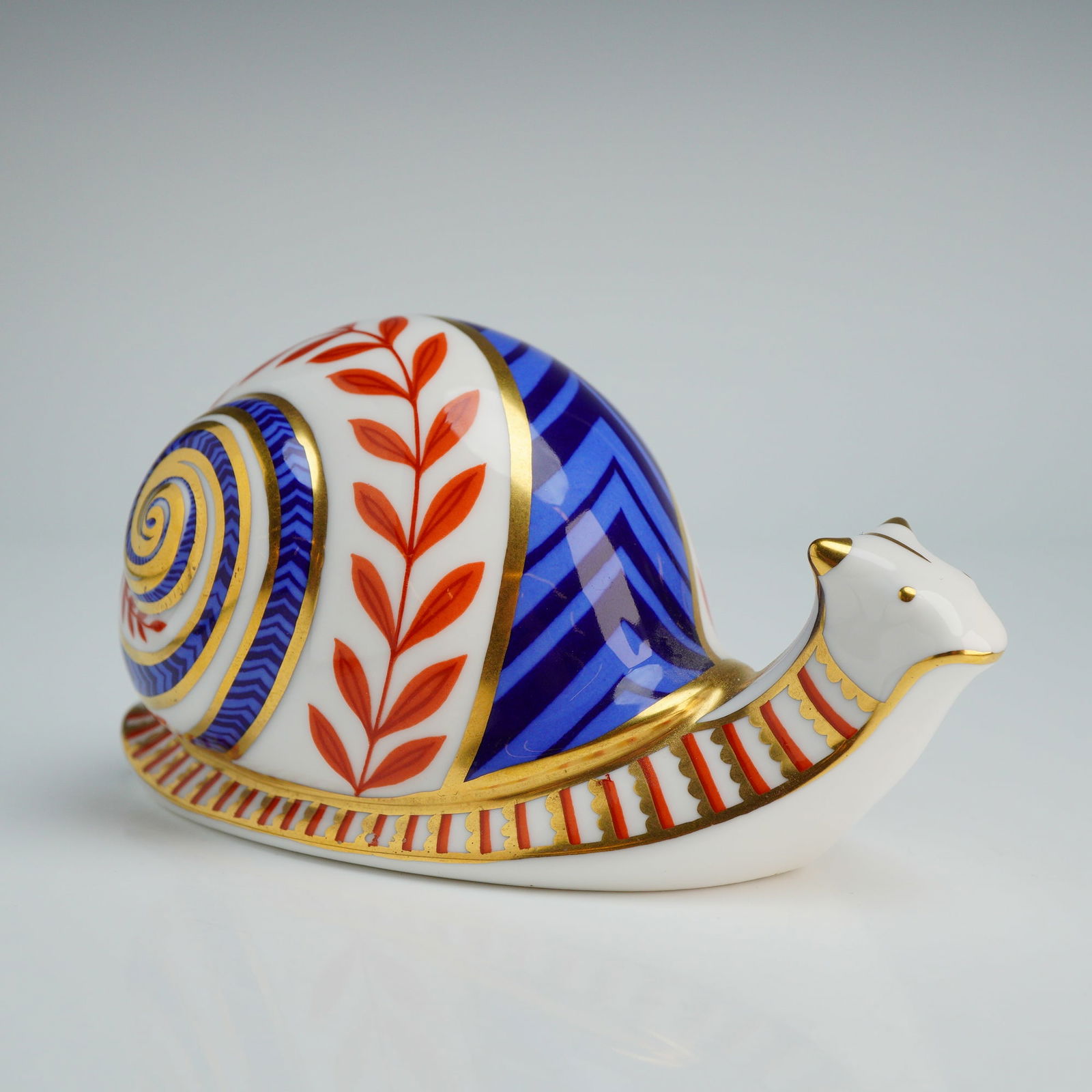 Royal Crown Derby English Bone China Imari Snail Paperweight (1 of 4)