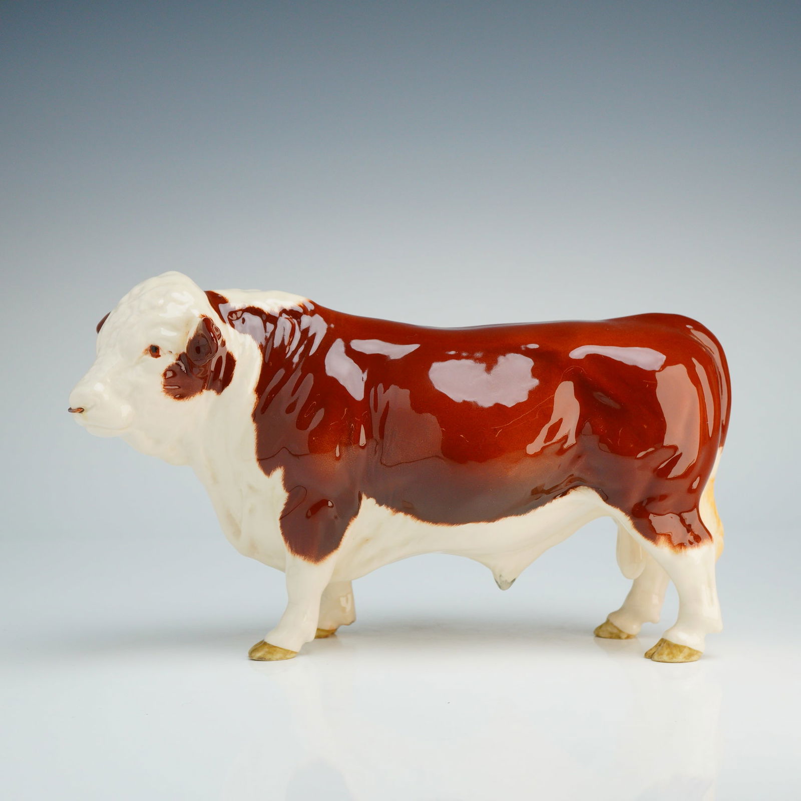 Beswick England Porcelain Figurine, Polled Hereford Bull (1 of 4)