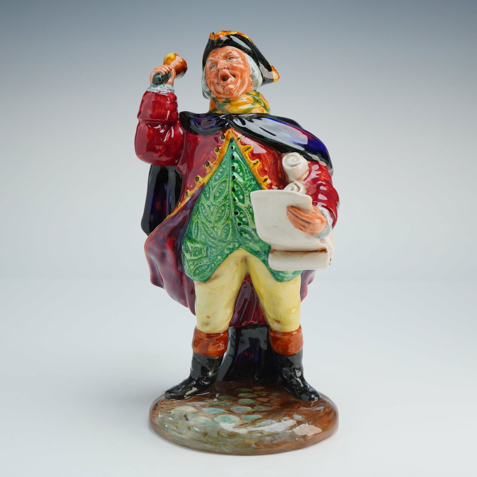 Royal Doulton Figurine Town Crier HN2119 (1 of 4)