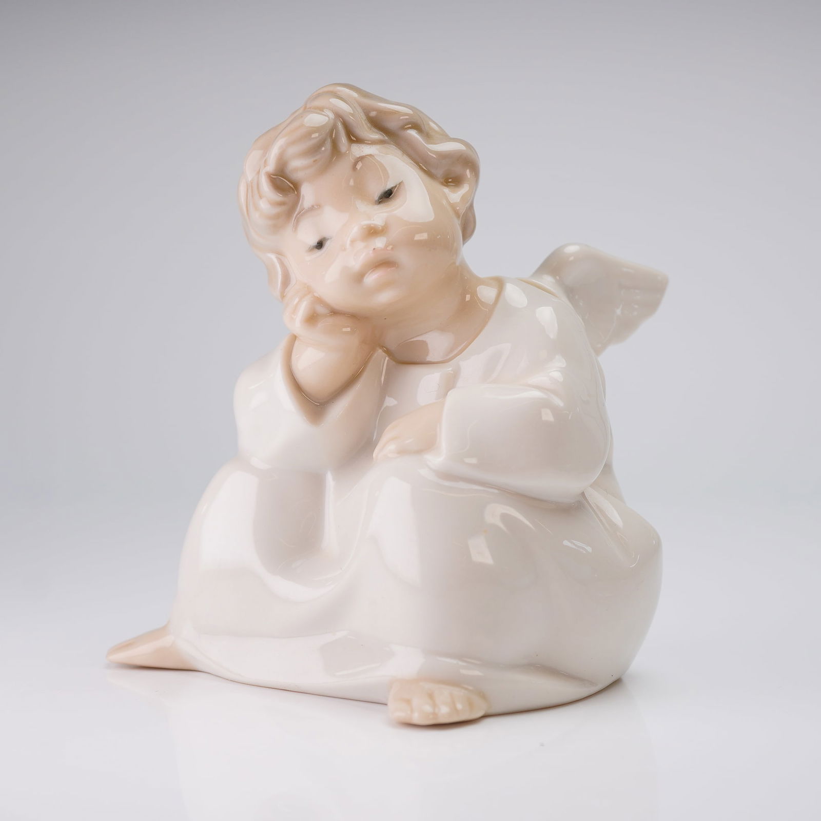 Lladro Porcelain Figurine, Angel Thinking 1004539 (1 of 4)