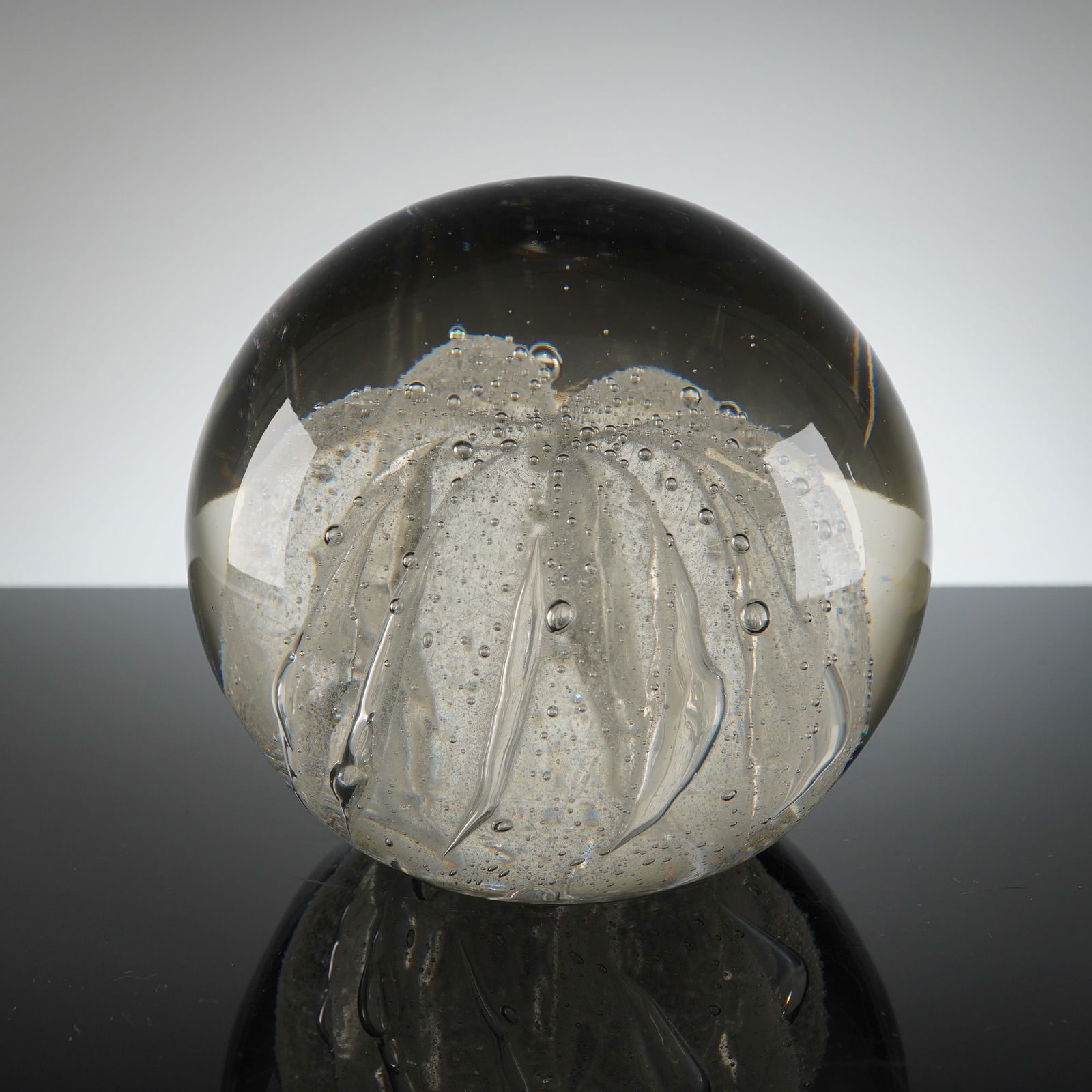 Kaiser Krystal Paperweight Sphere with Controlled Bubbles (1 of 5)