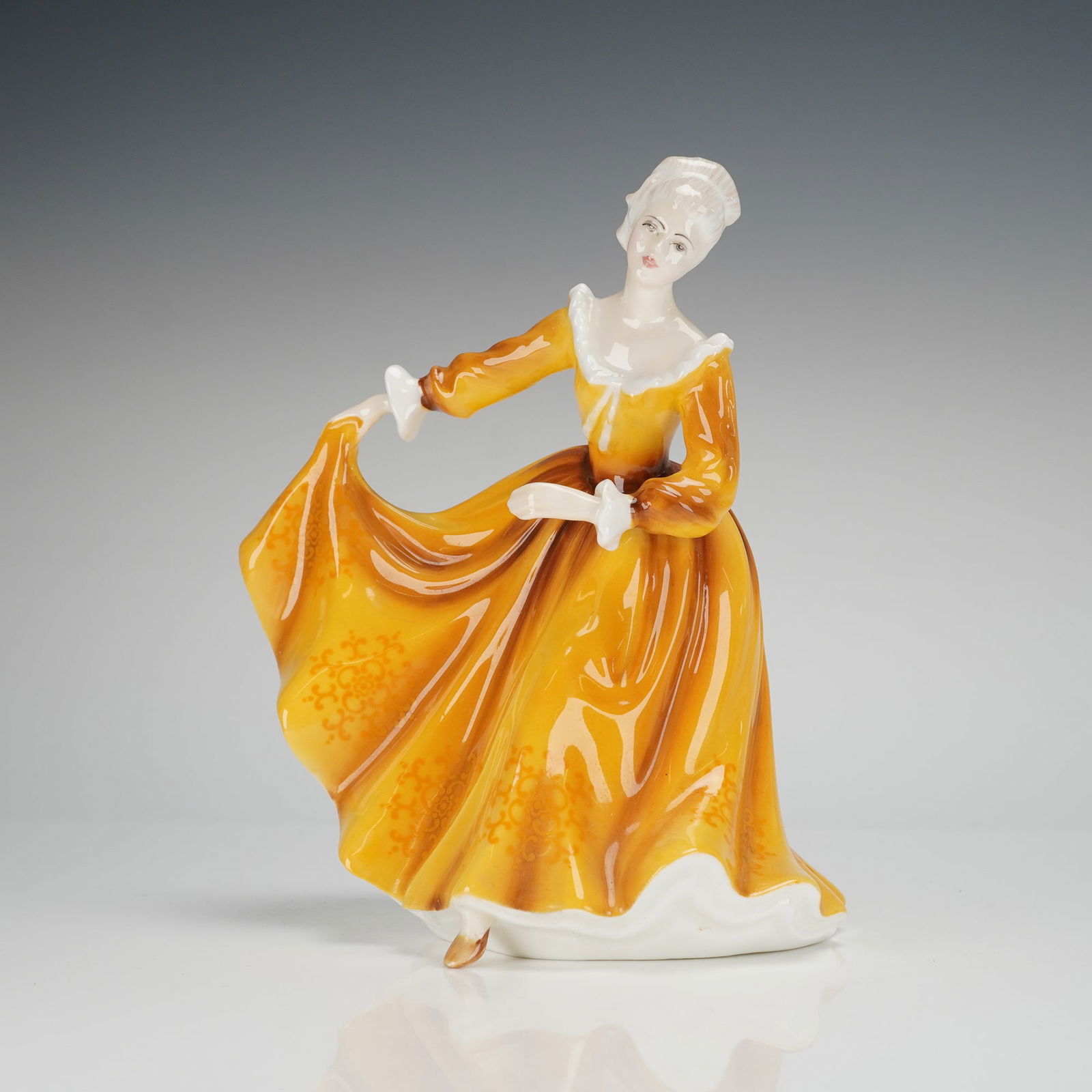 Royal Doulton Figurine Kirsty HN 2381 (1 of 3)