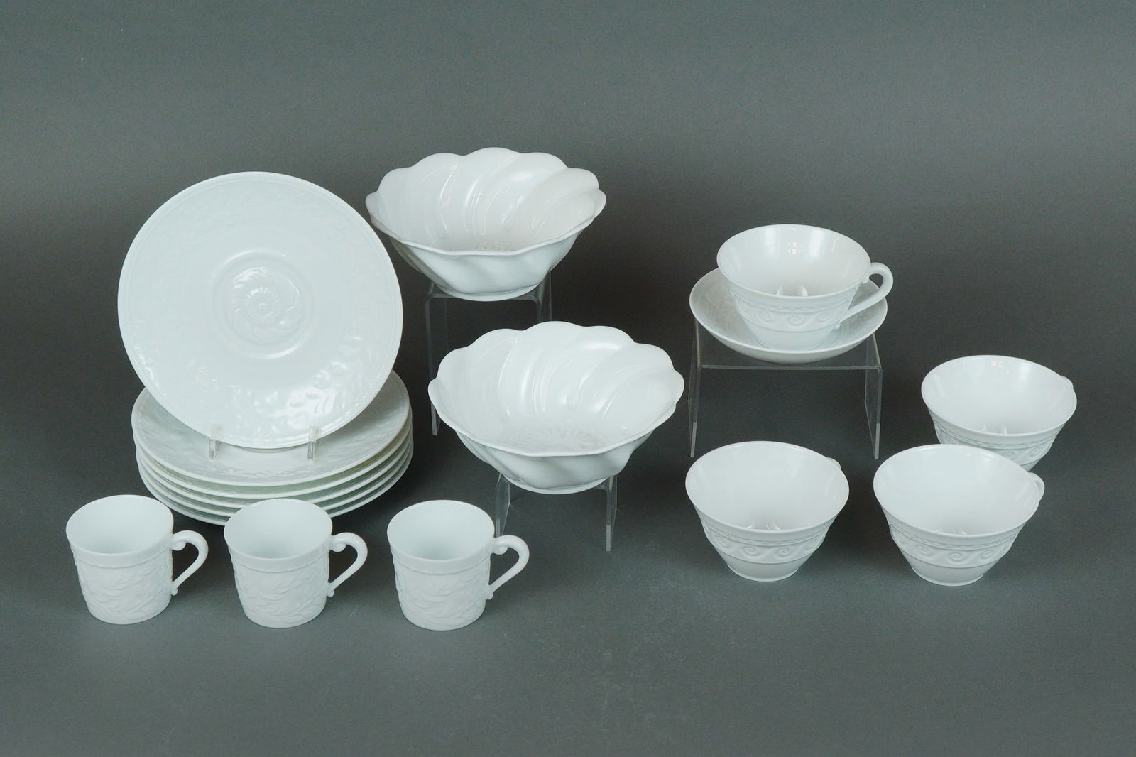 16pc Bernardaud Porcelain Tableware, Louvre (1 of 5)