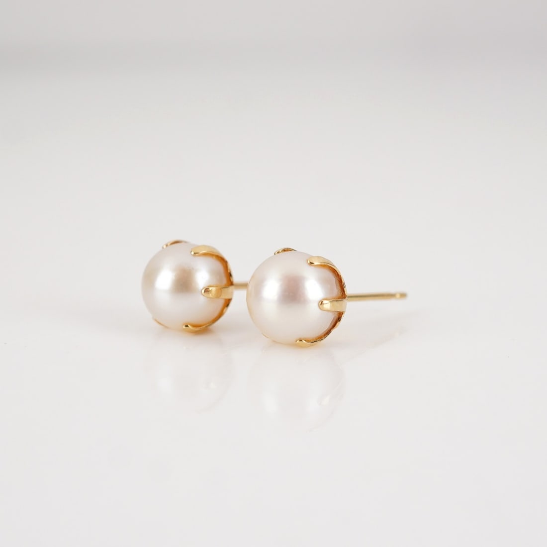 Pair of Pearl 14K Gold Stud Earrings (1 of 5)