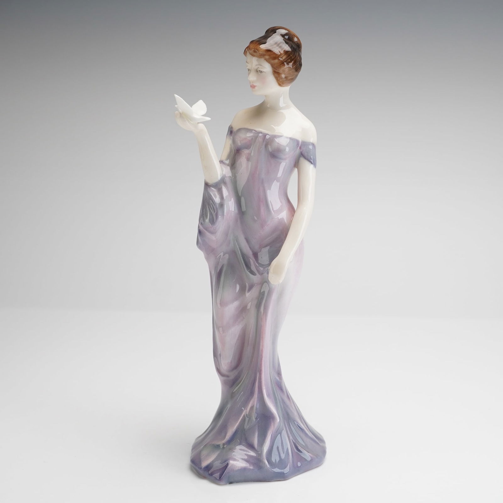 Royal Doulton Figurine Harmony HN 2824 (1 of 3)