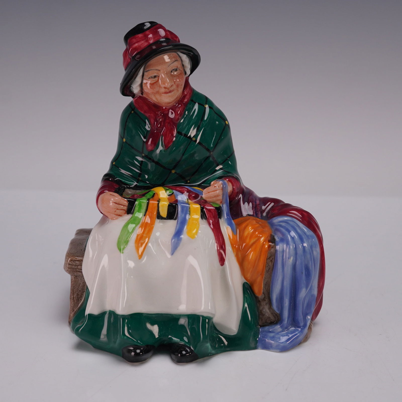 Royal Doulton Figurine, Silks and Ribbons HN2017 (1 of 4)